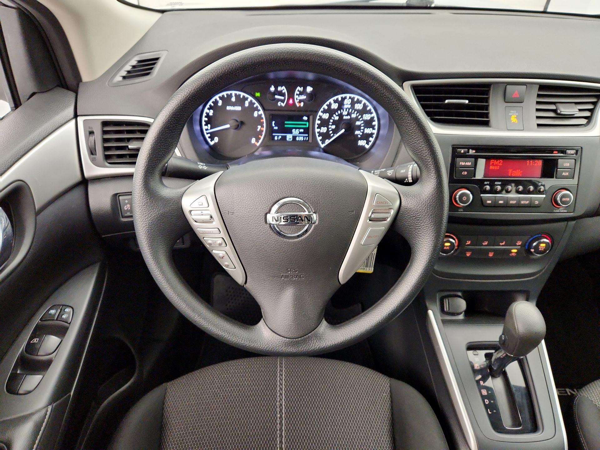 Thumbnail: 2017 Nissan Sentra - 10