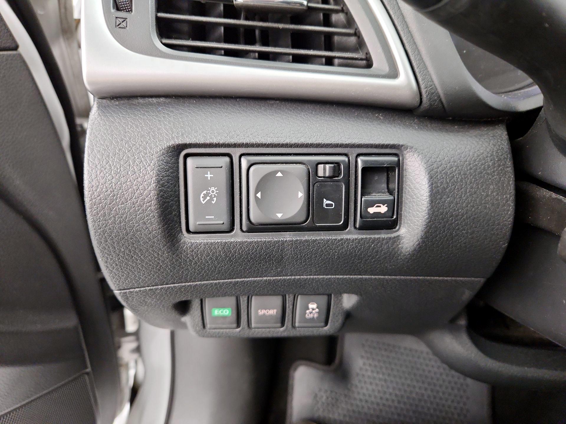 Thumbnail: 2017 Nissan Sentra - 13