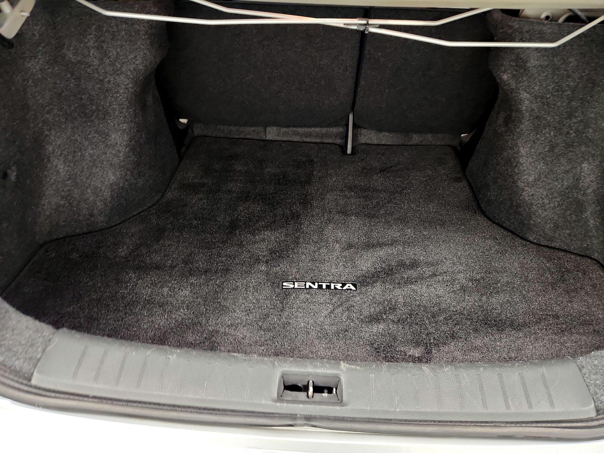 Thumbnail: 2017 Nissan Sentra - 19