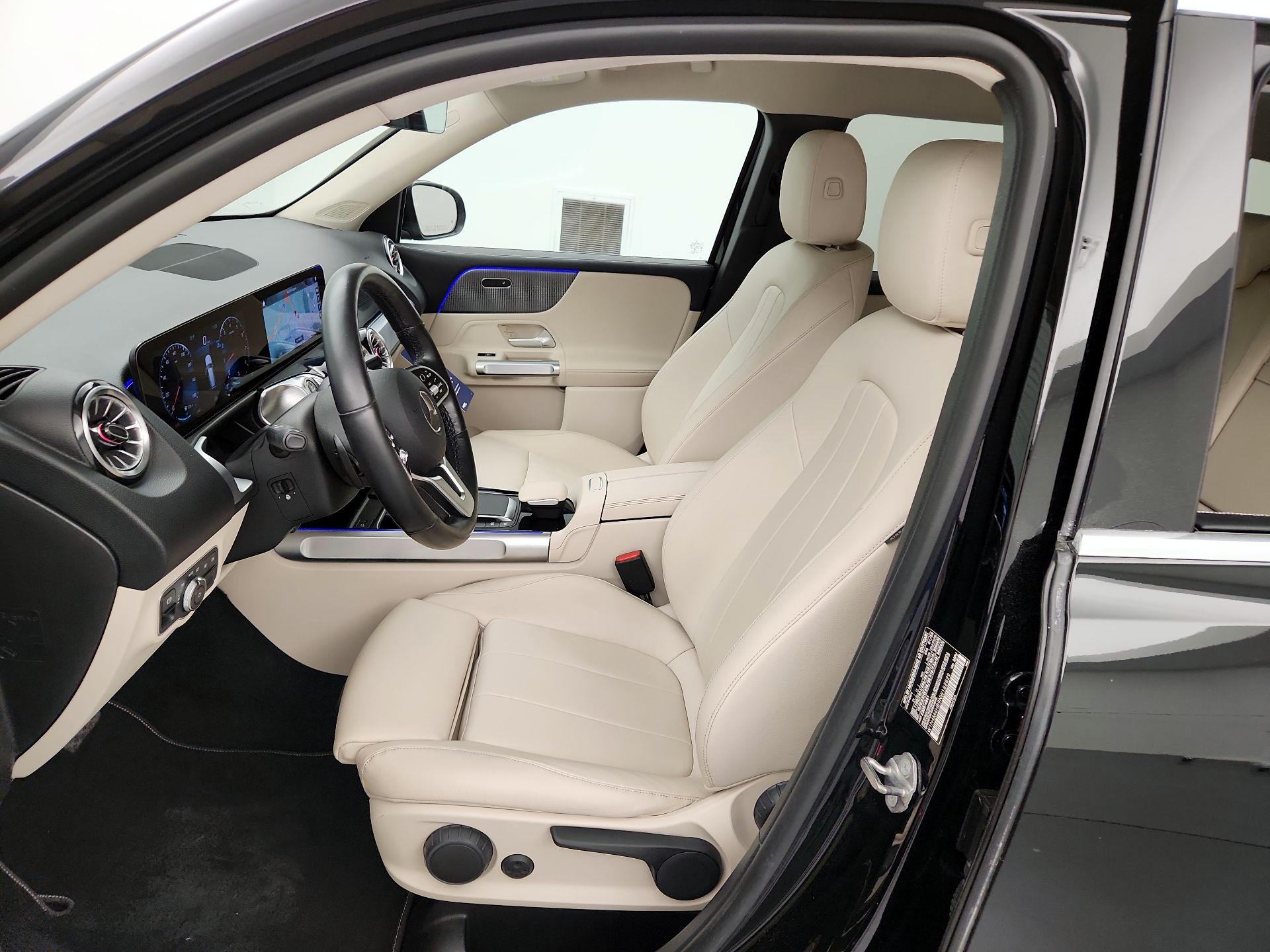 Thumbnail: 2022 Mercedes-Benz GLB - 11