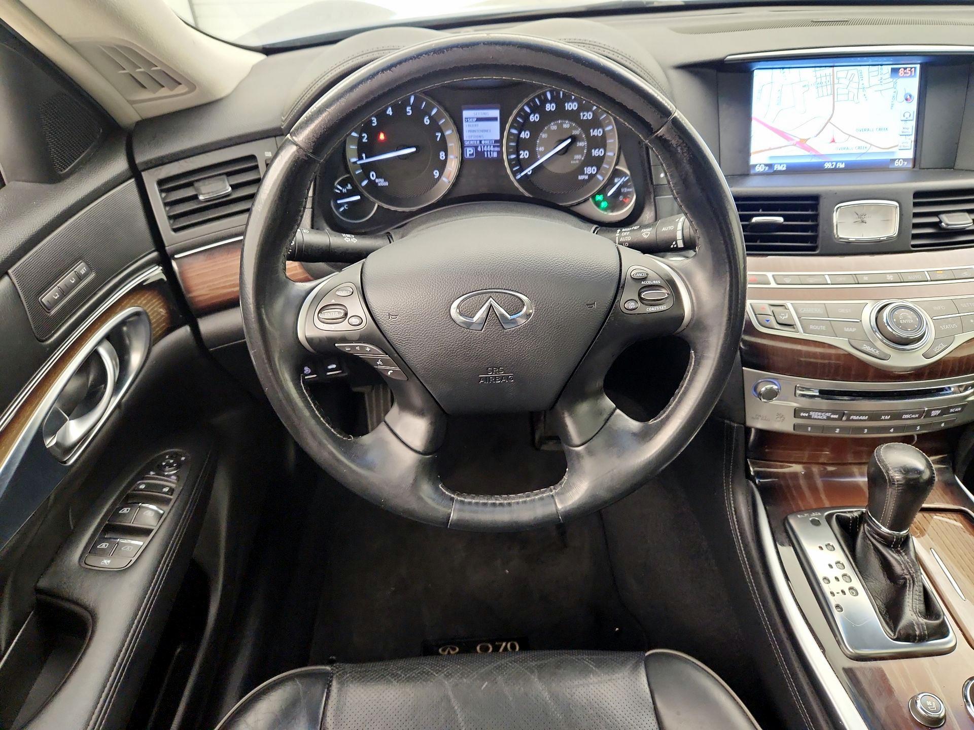 Thumbnail: 2016 INFINITI Q70 - 10