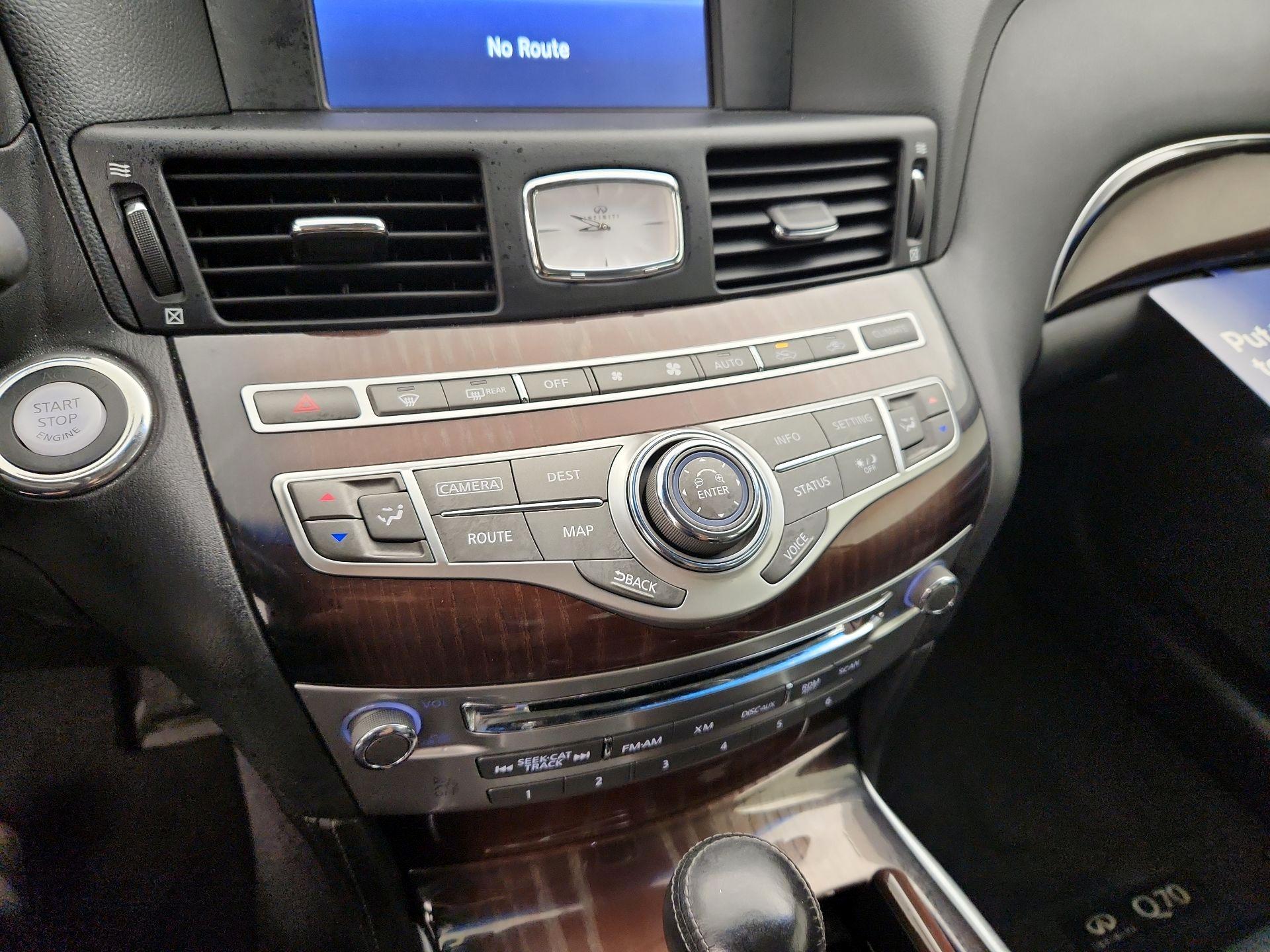Thumbnail: 2016 INFINITI Q70 - 17
