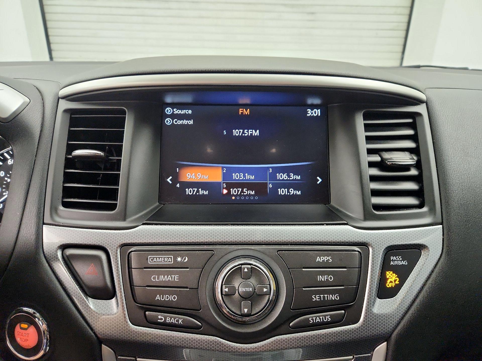 Thumbnail: 2017 Nissan Pathfinder - 15
