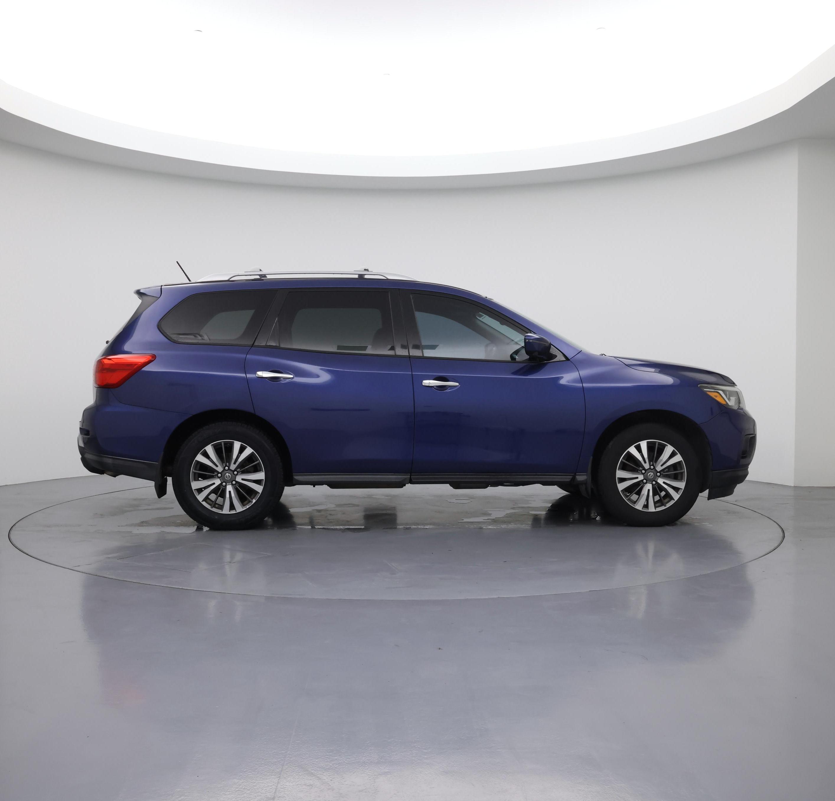 Thumbnail: 2017 Nissan Pathfinder - 7