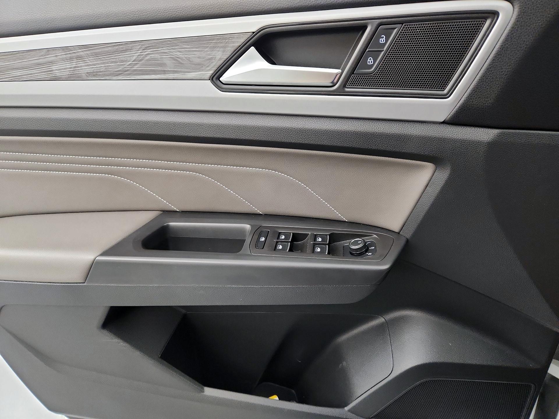Thumbnail: 2023 Volkswagen Atlas - 12