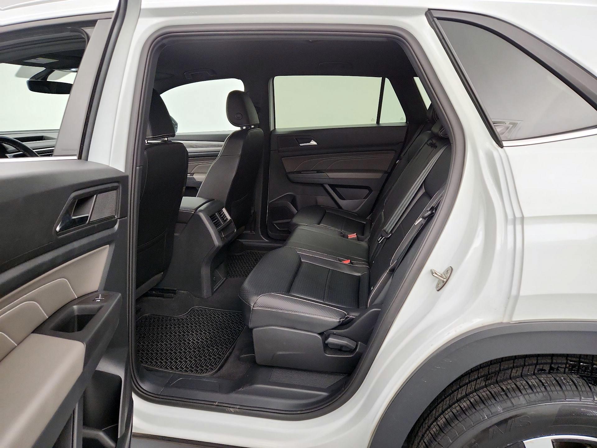 Thumbnail: 2023 Volkswagen Atlas - 19
