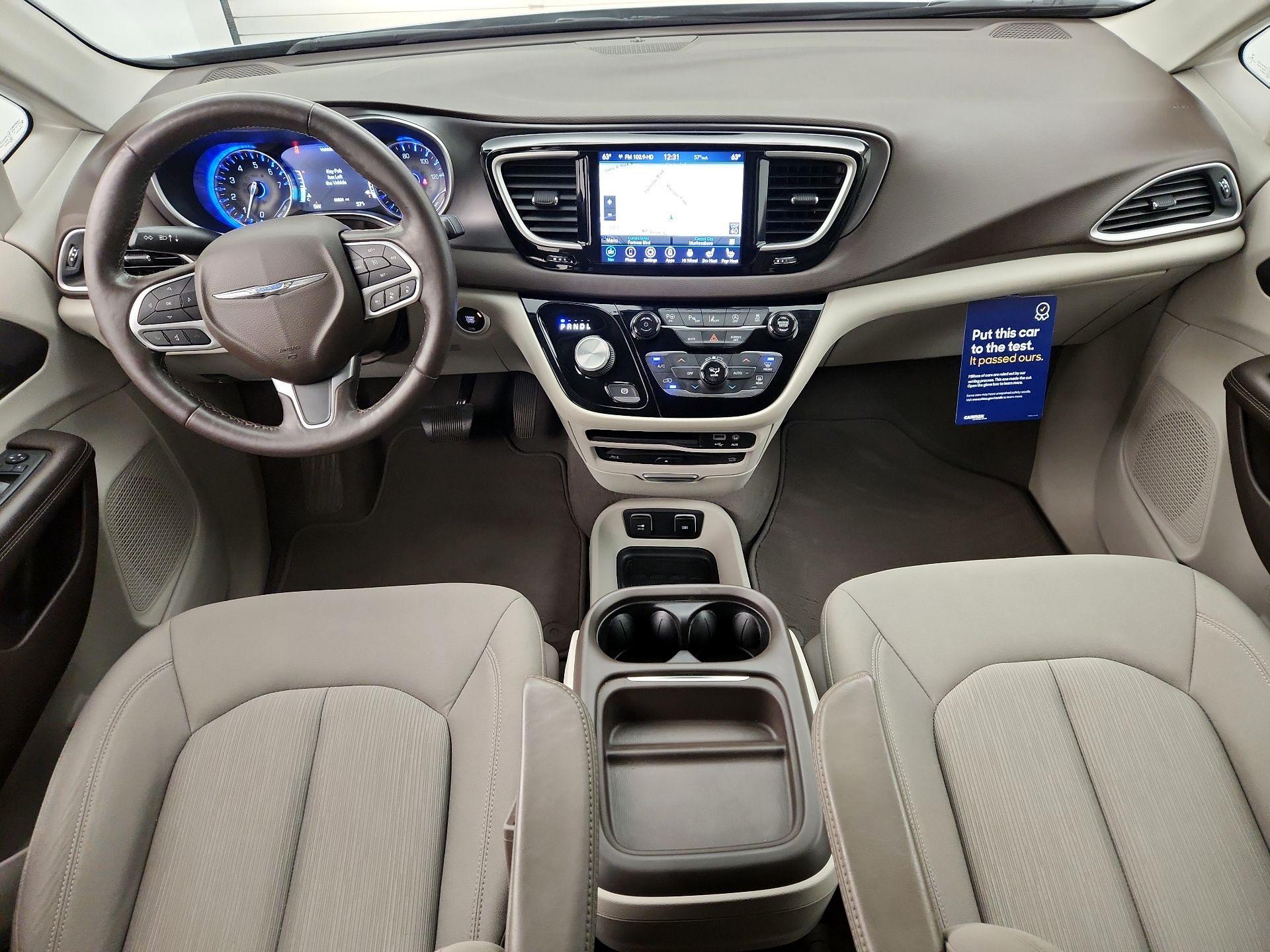 Thumbnail: 2019 Chrysler Pacifica - 9