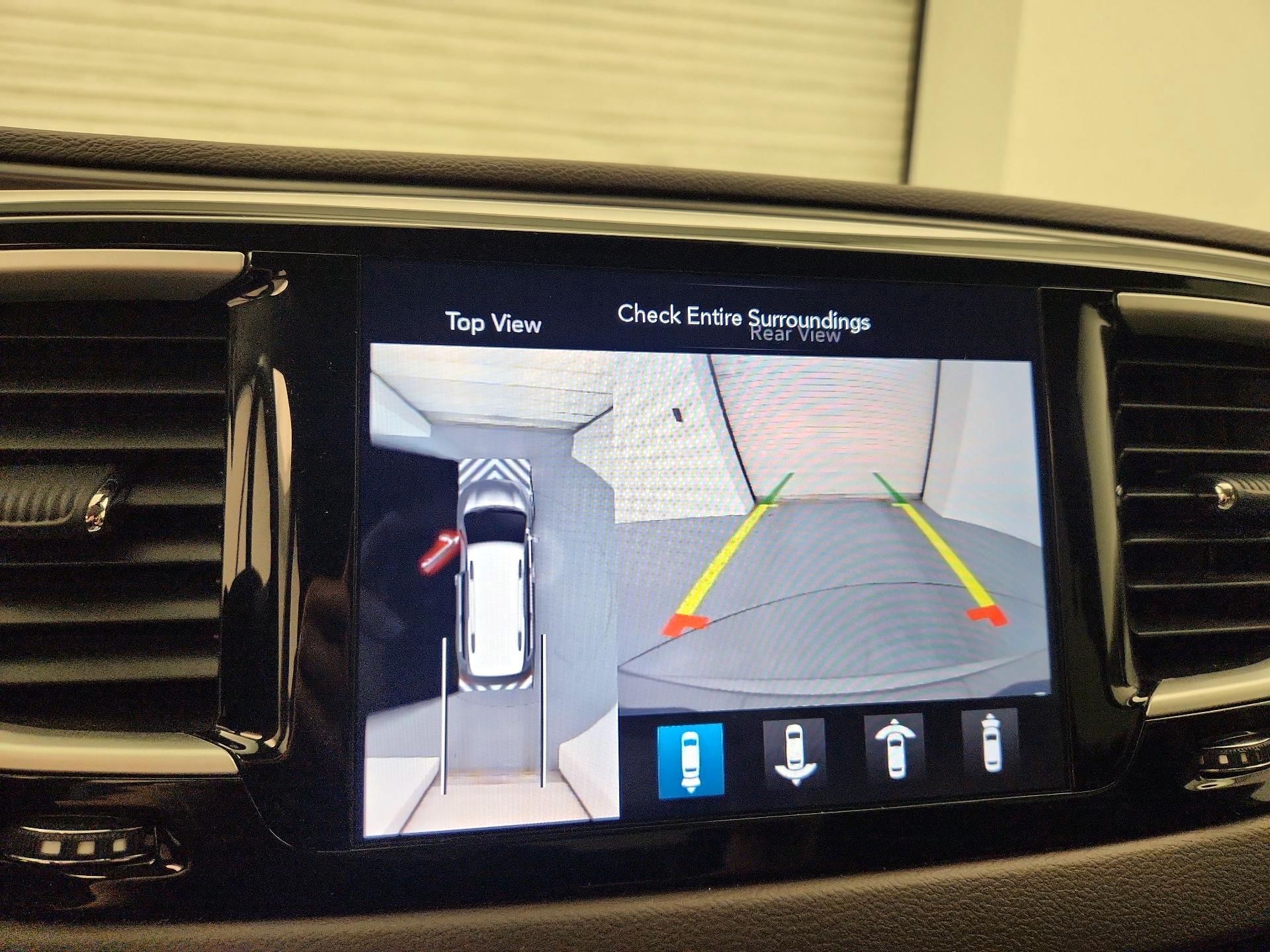 Thumbnail: 2019 Chrysler Pacifica - 15