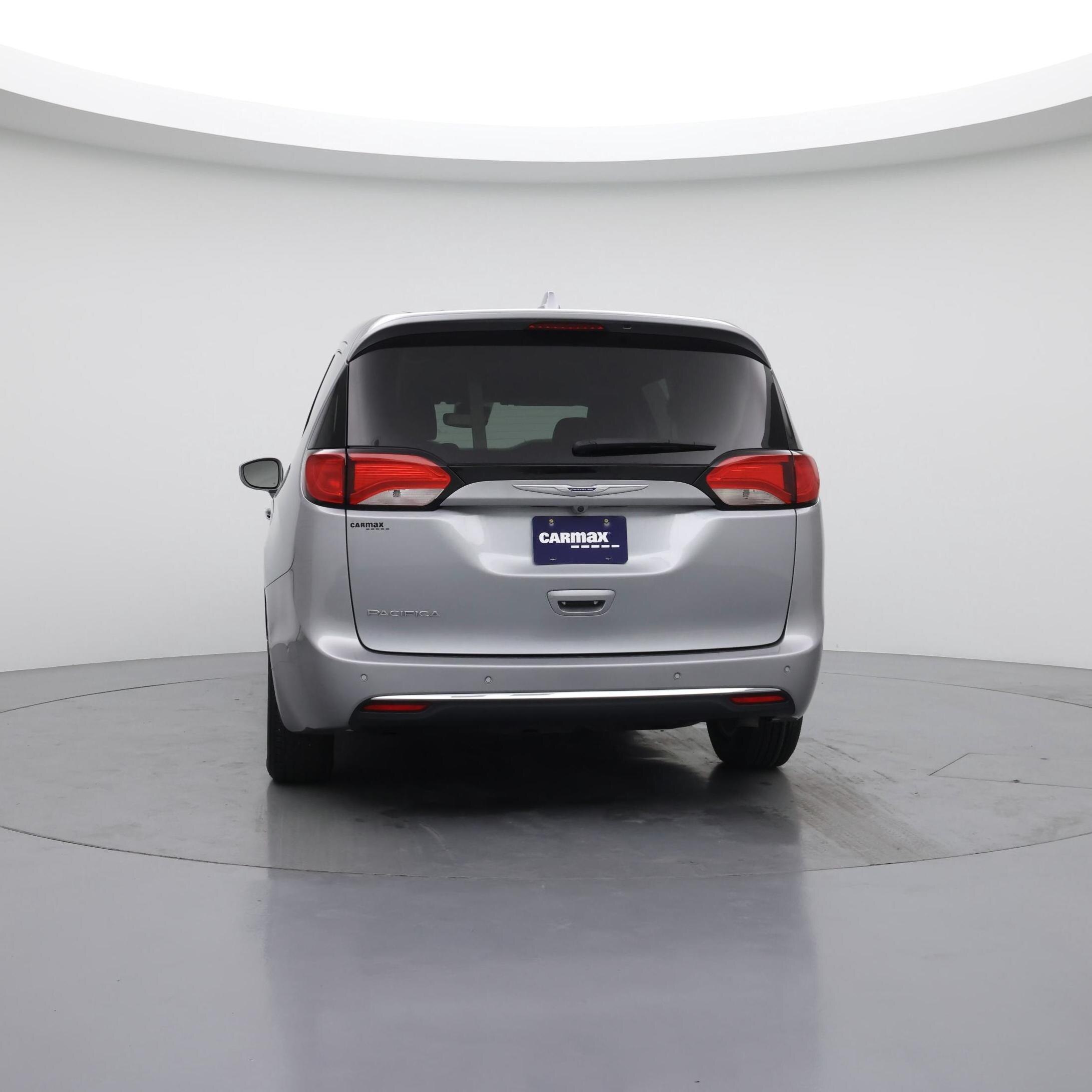 Thumbnail: 2019 Chrysler Pacifica - 6