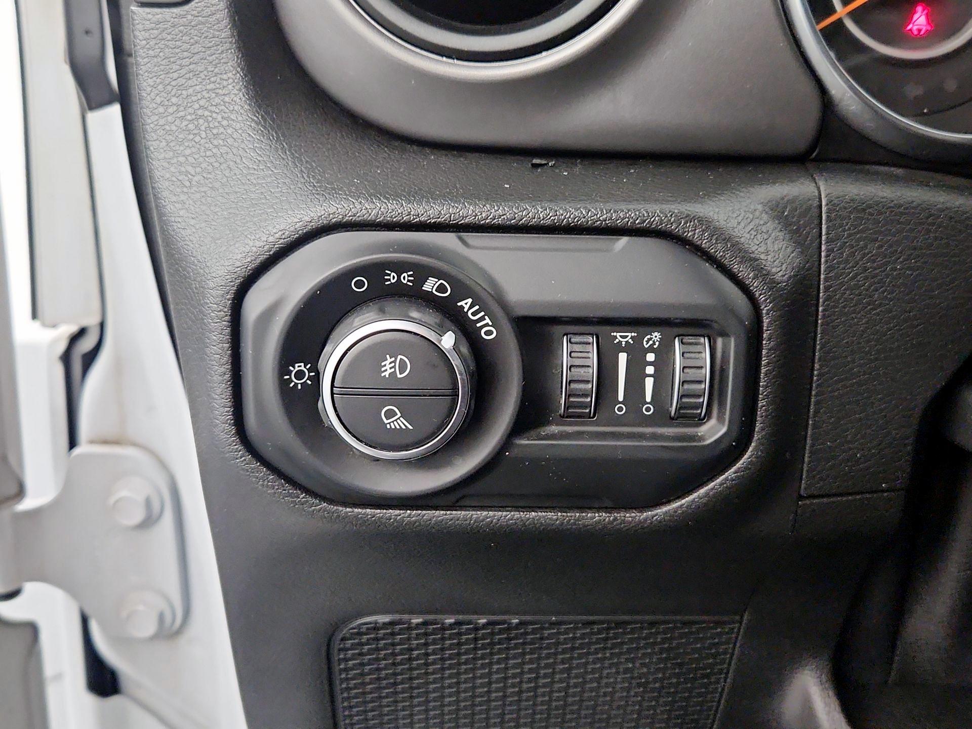 Thumbnail: 2021 Jeep Gladiator - 13