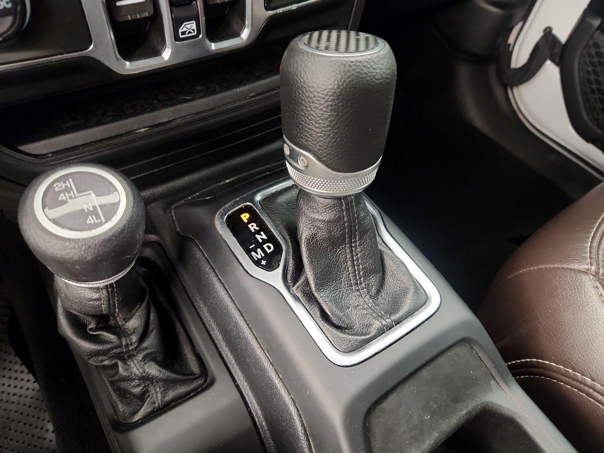 Thumbnail: 2021 Jeep Gladiator - 17