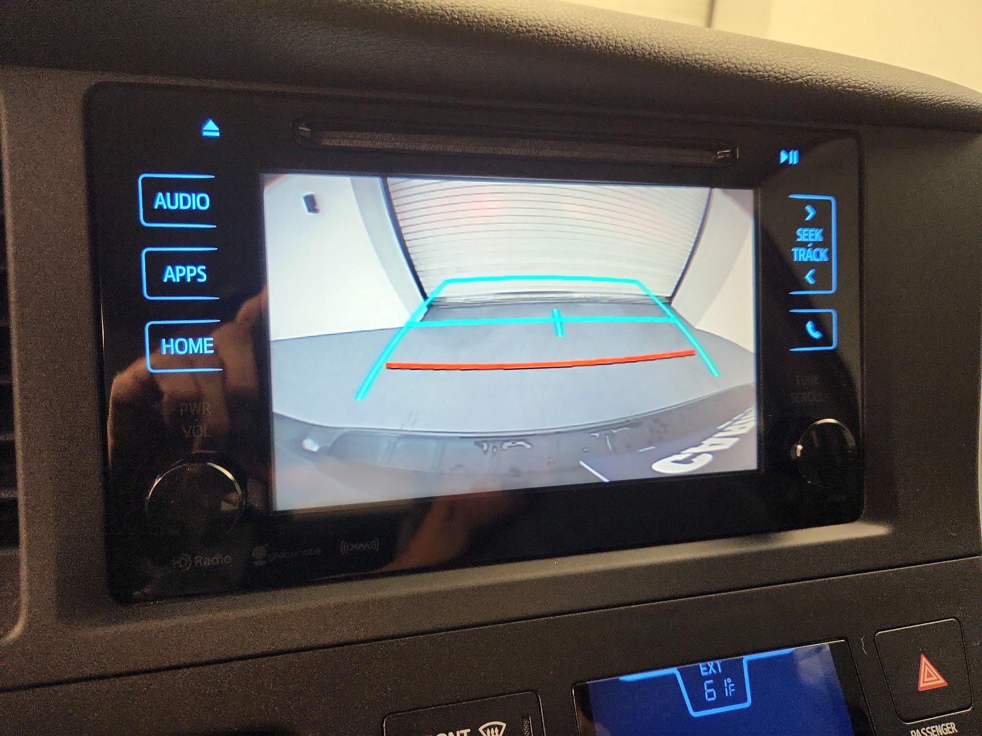 Thumbnail: 2016 Toyota Sienna - 14