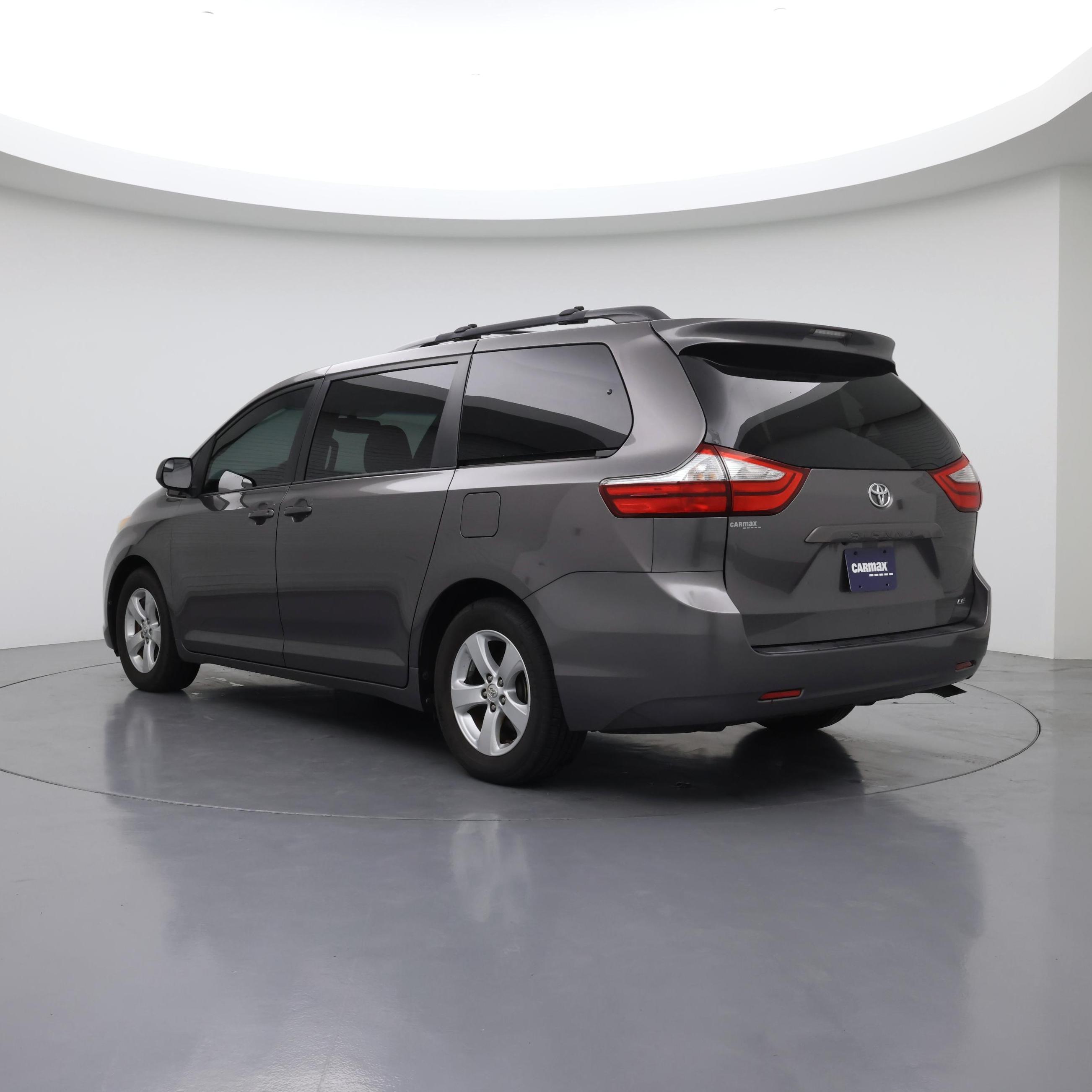 Thumbnail: 2016 Toyota Sienna - 2