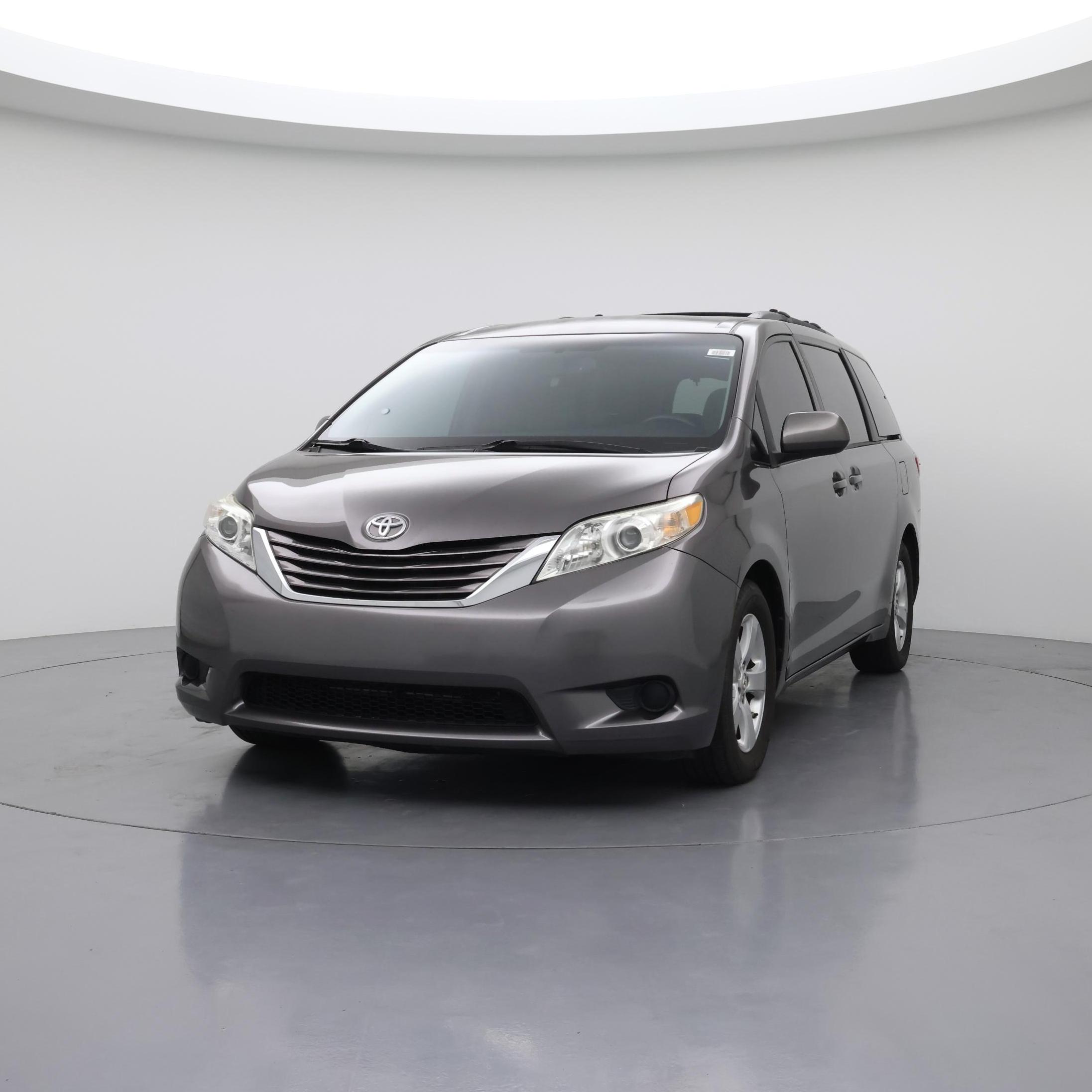 Thumbnail: 2016 Toyota Sienna - 4