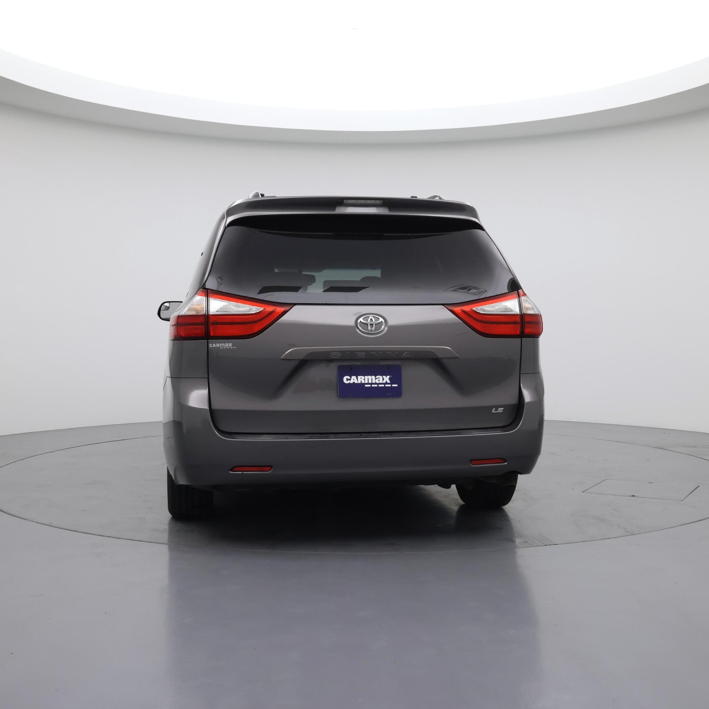 Thumbnail: 2016 Toyota Sienna - 6