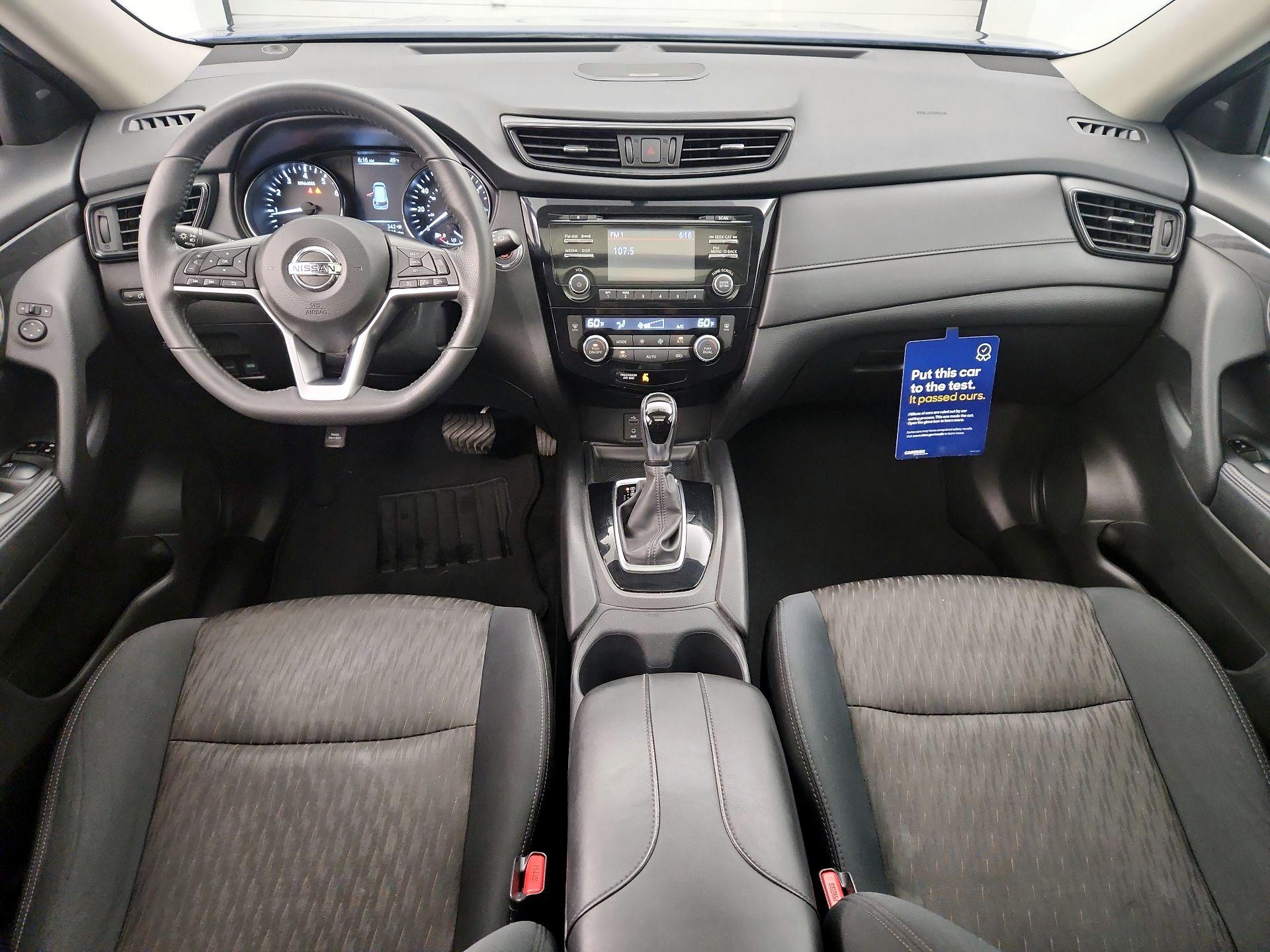 Thumbnail: 2017 Nissan Rogue - 9