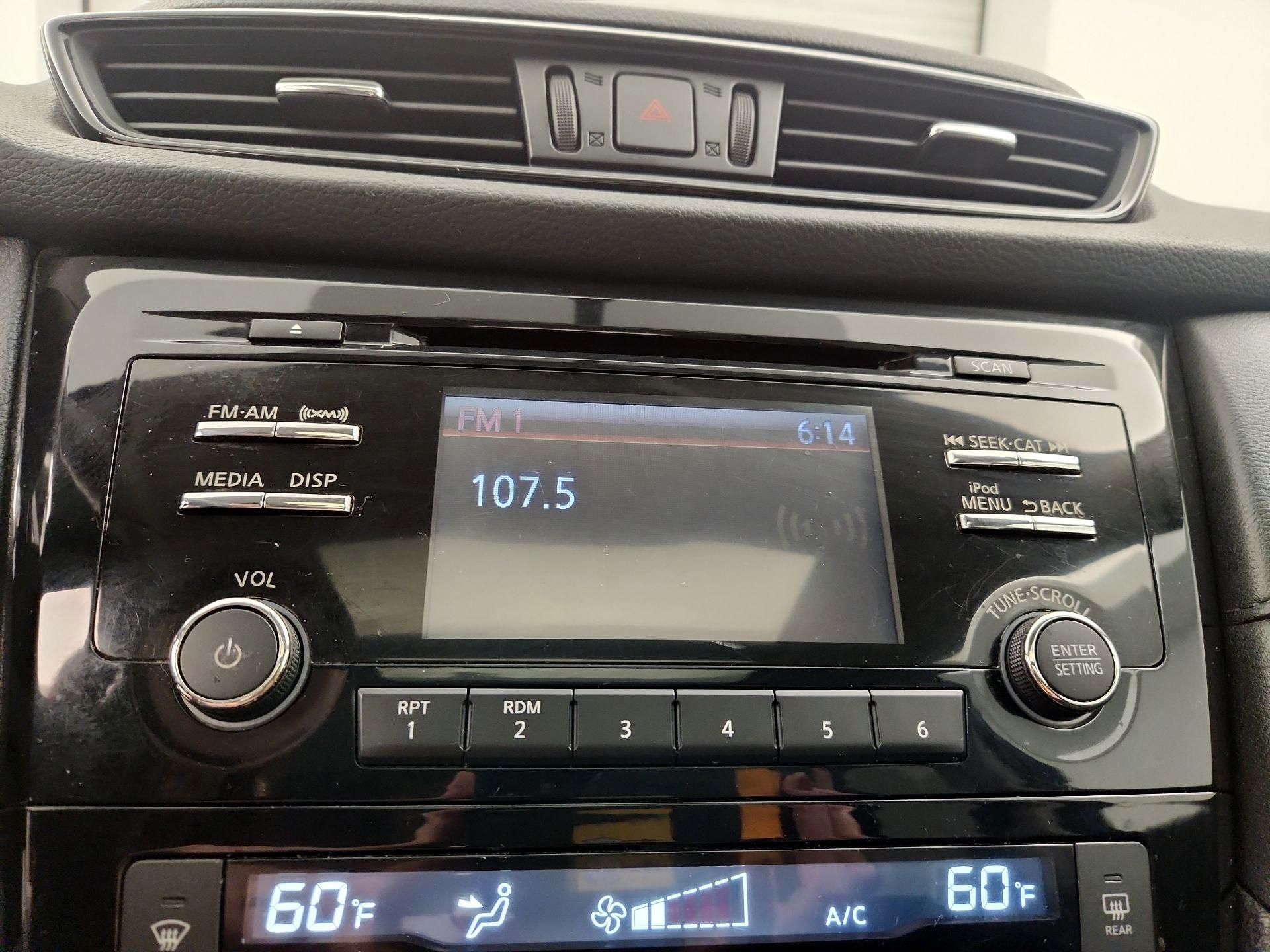 Thumbnail: 2017 Nissan Rogue - 15