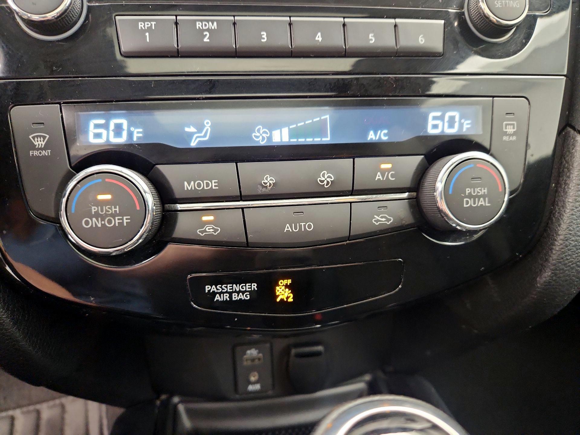 Thumbnail: 2017 Nissan Rogue - 16