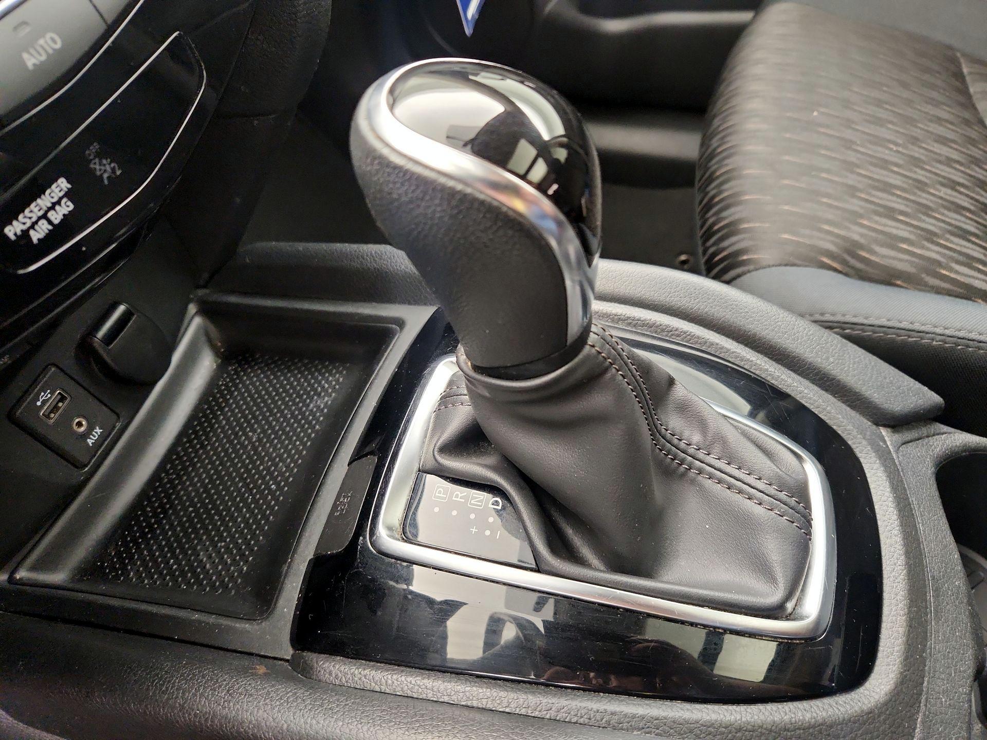 Thumbnail: 2017 Nissan Rogue - 17