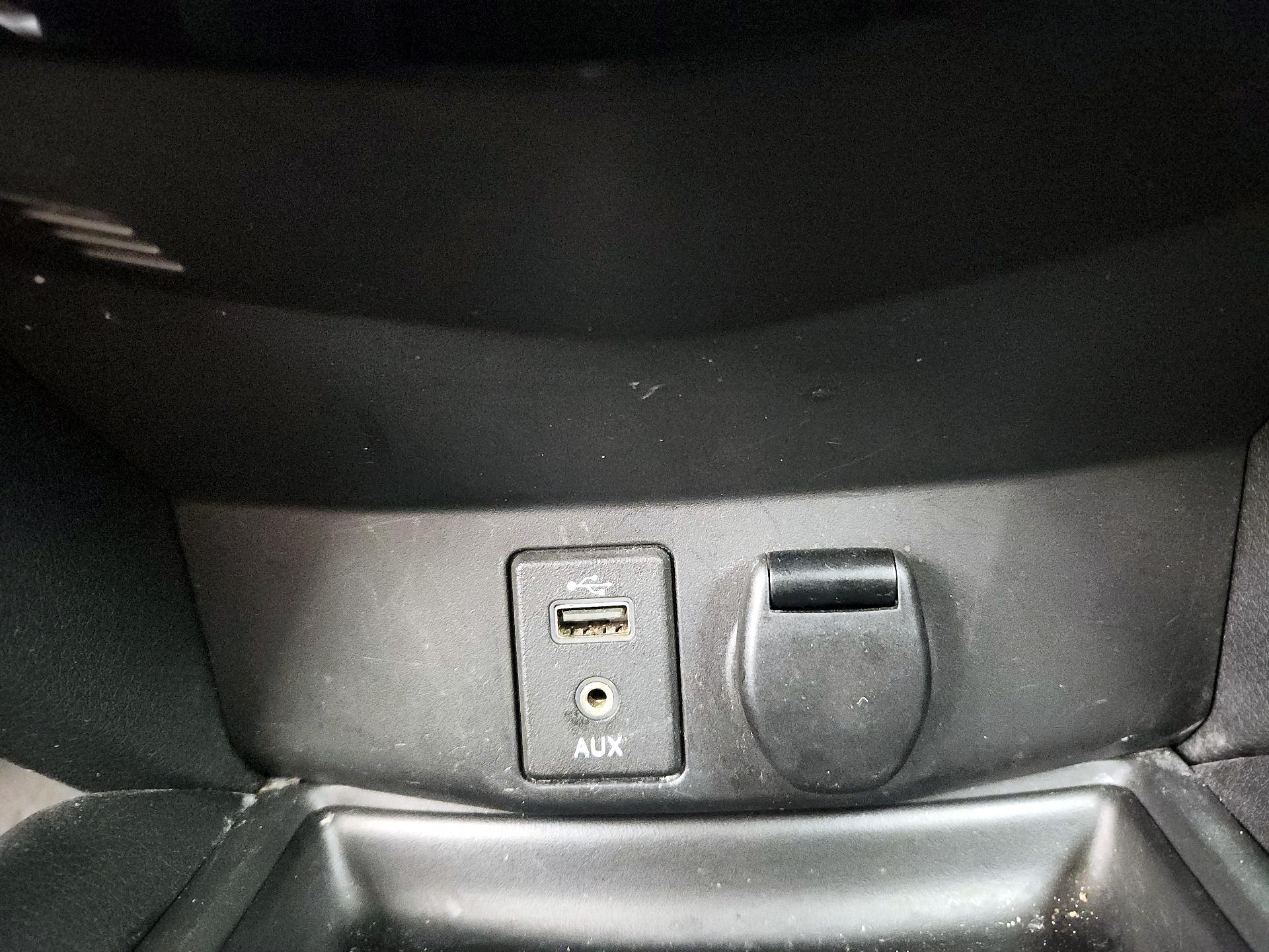 Thumbnail: 2017 Nissan Rogue - 18