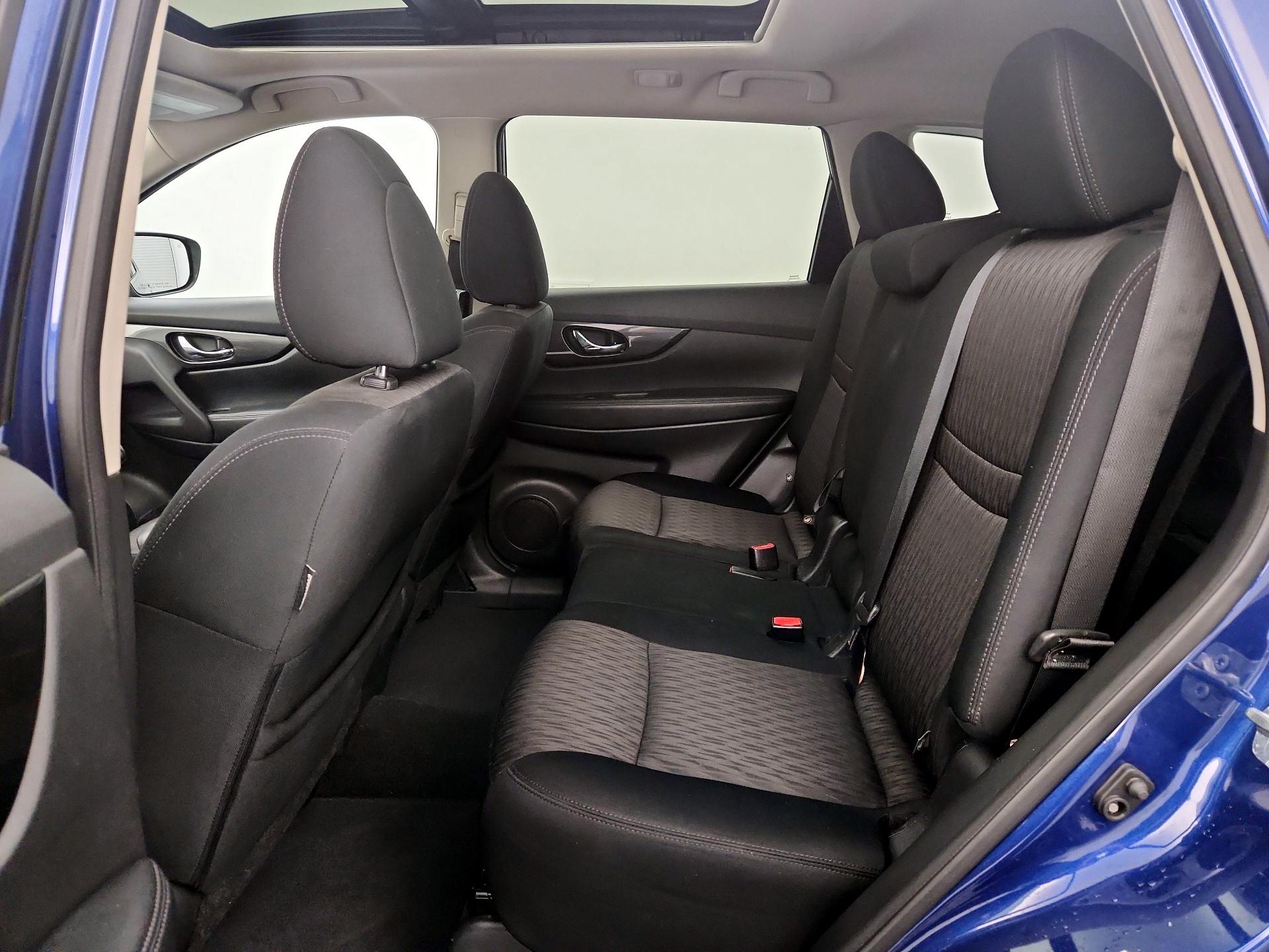 Thumbnail: 2017 Nissan Rogue - 20