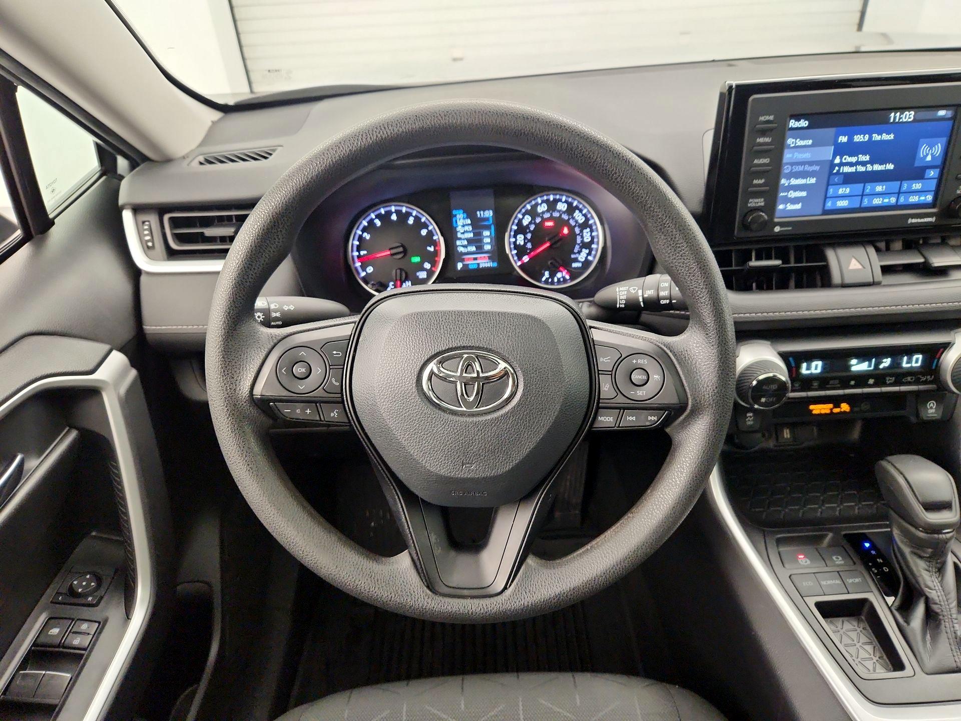 Thumbnail: 2022 Toyota RAV4 - 10