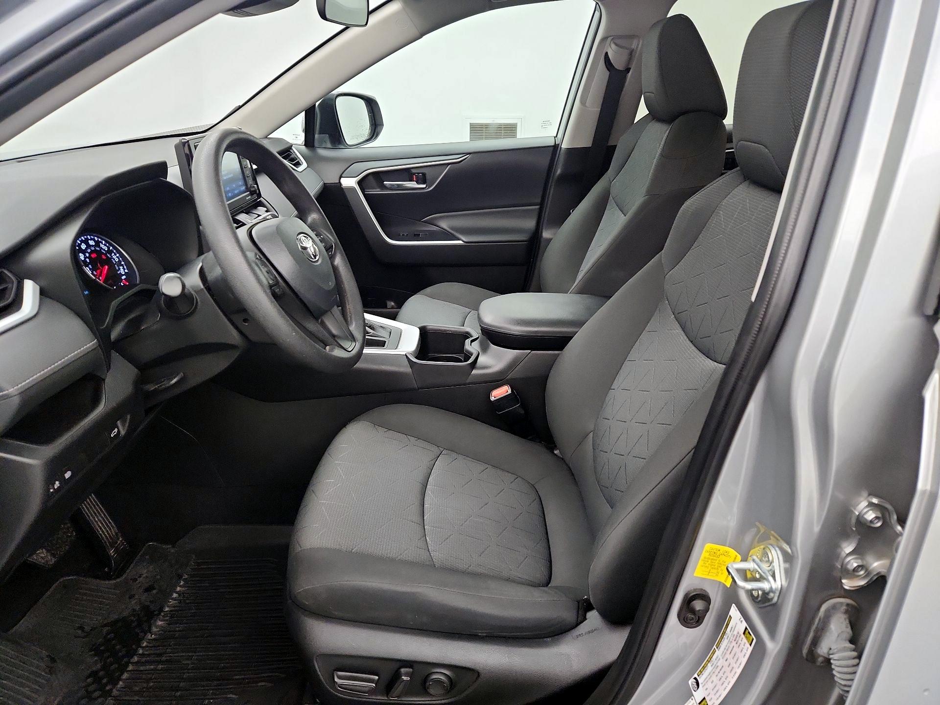 Thumbnail: 2022 Toyota RAV4 - 11