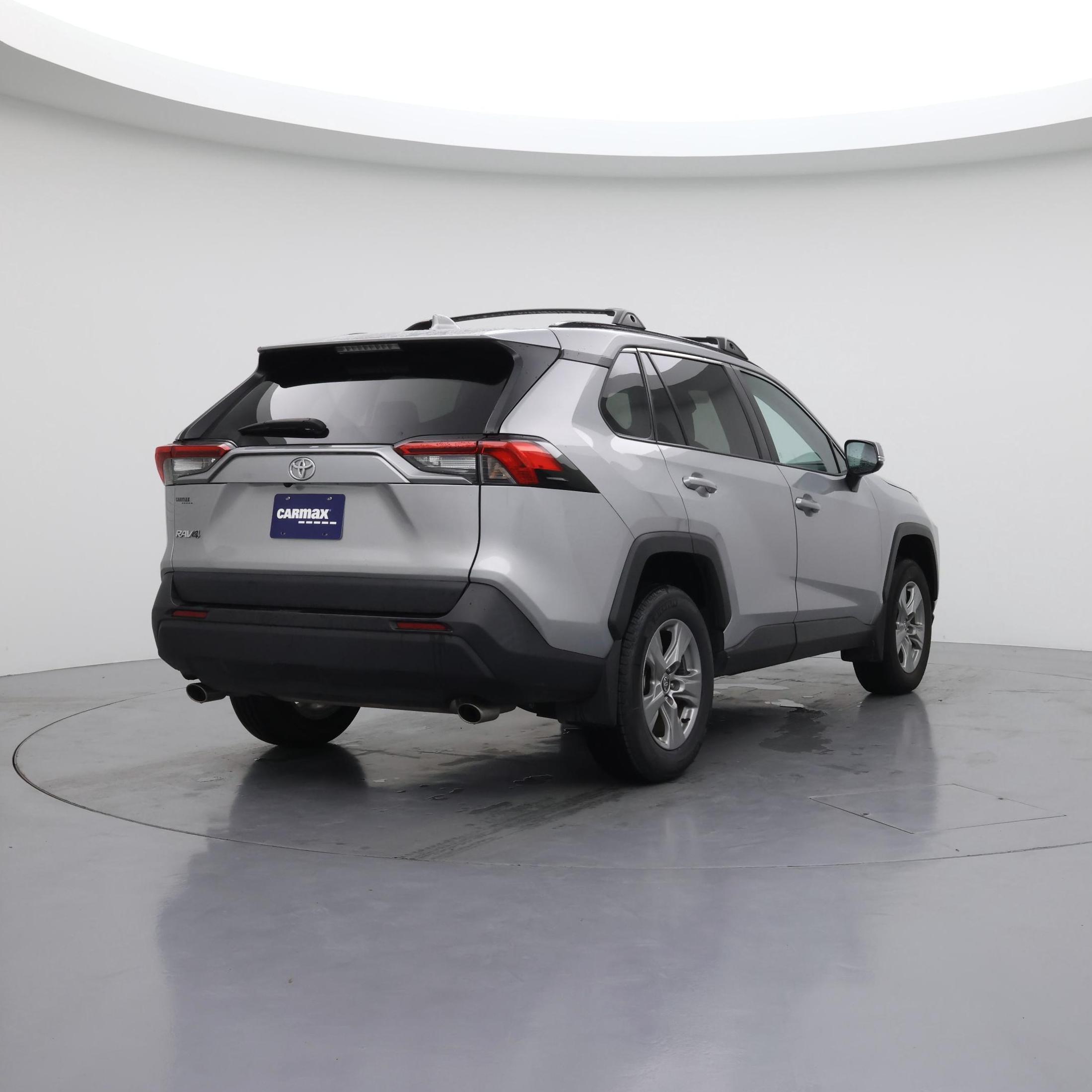 Thumbnail: 2022 Toyota RAV4 - 8