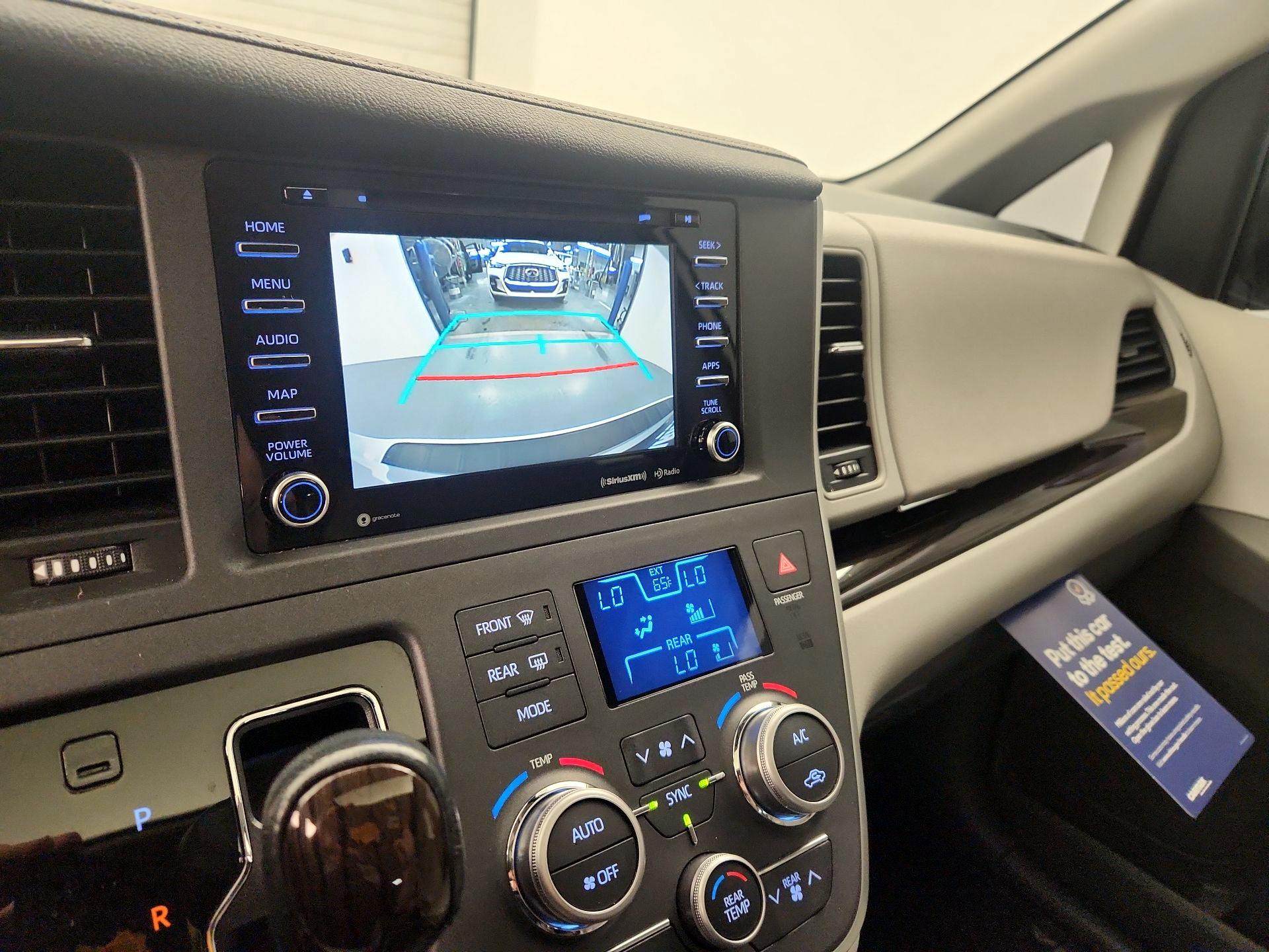 Thumbnail: 2020 Toyota Sienna - 13