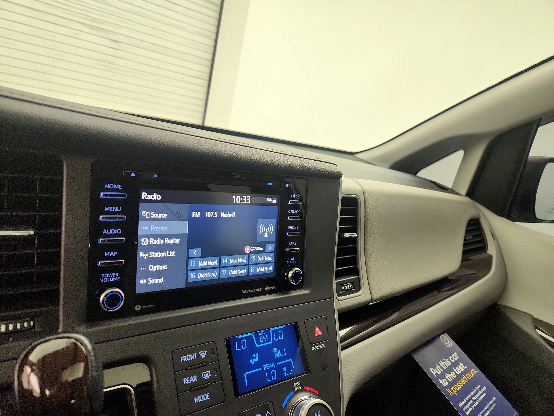Thumbnail: 2020 Toyota Sienna - 14