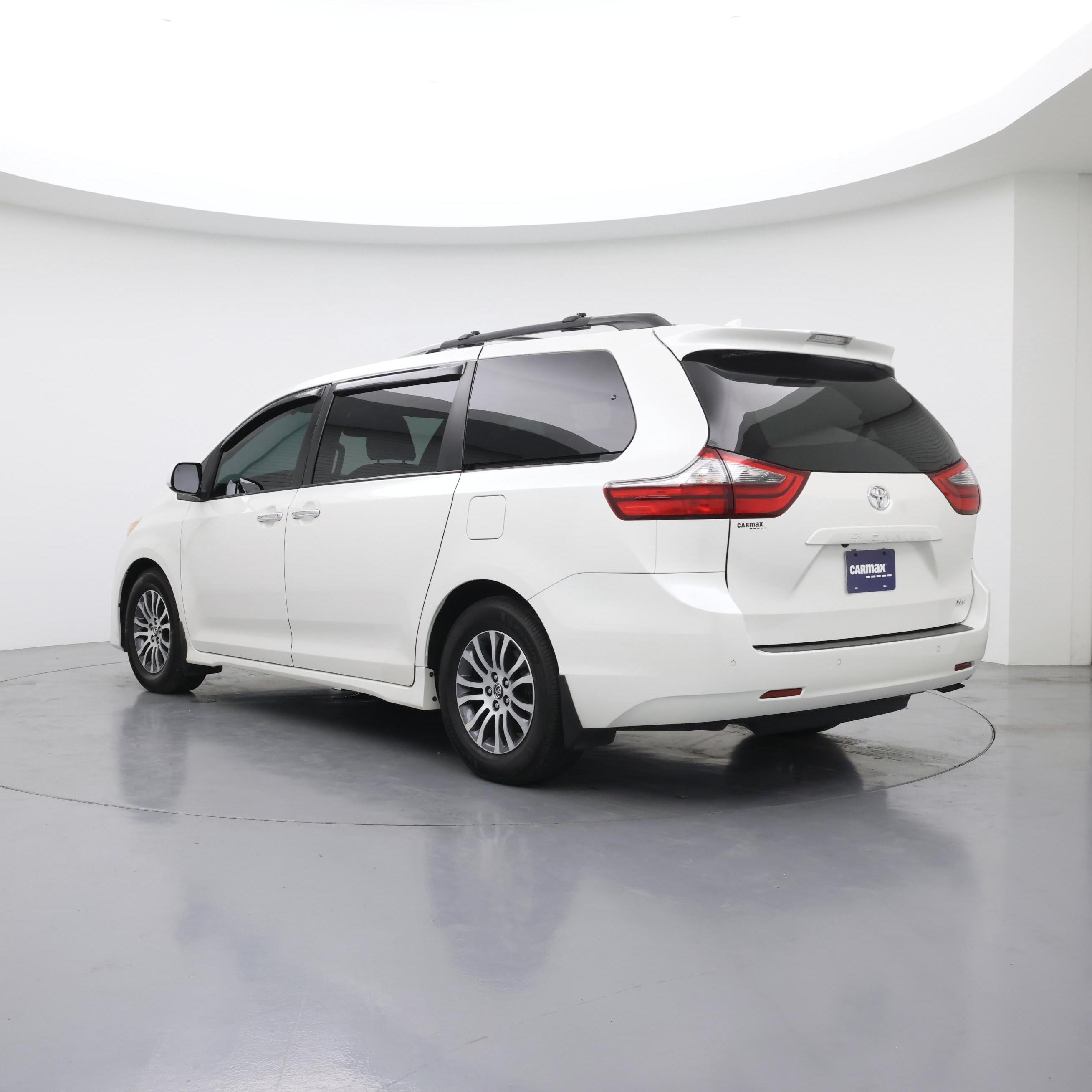 Thumbnail: 2020 Toyota Sienna - 2