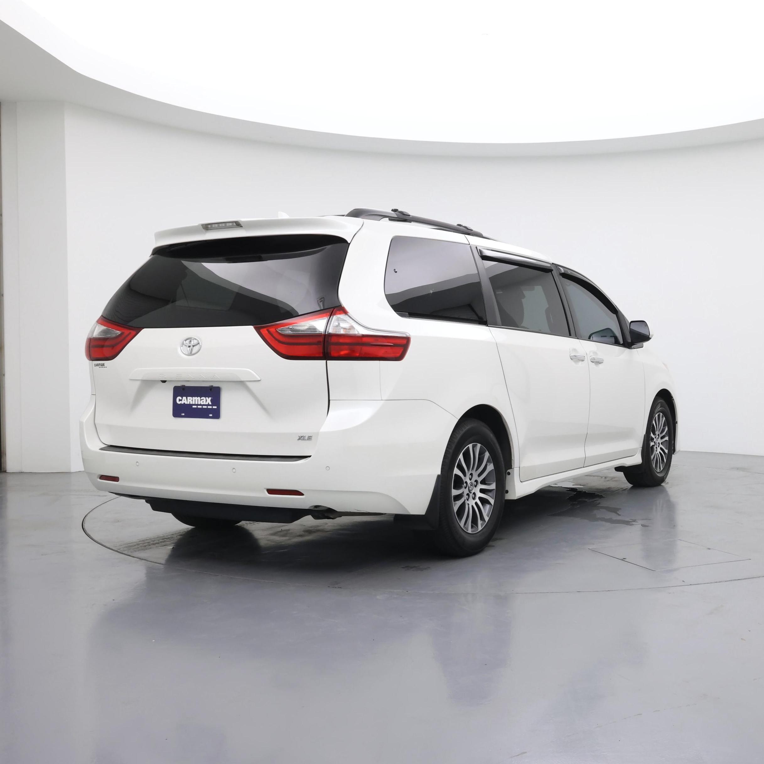 Thumbnail: 2020 Toyota Sienna - 8