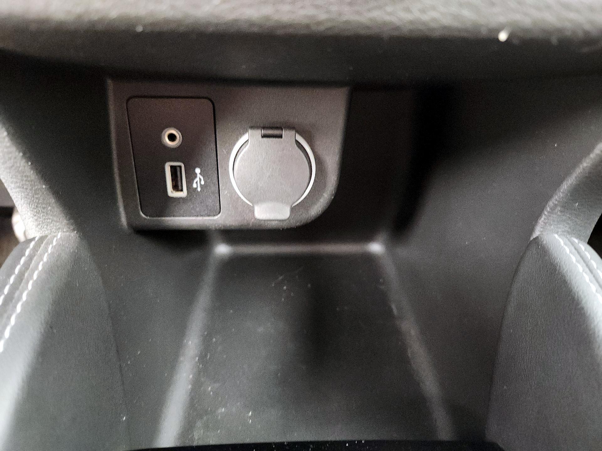 Thumbnail: 2019 Nissan Kicks - 18