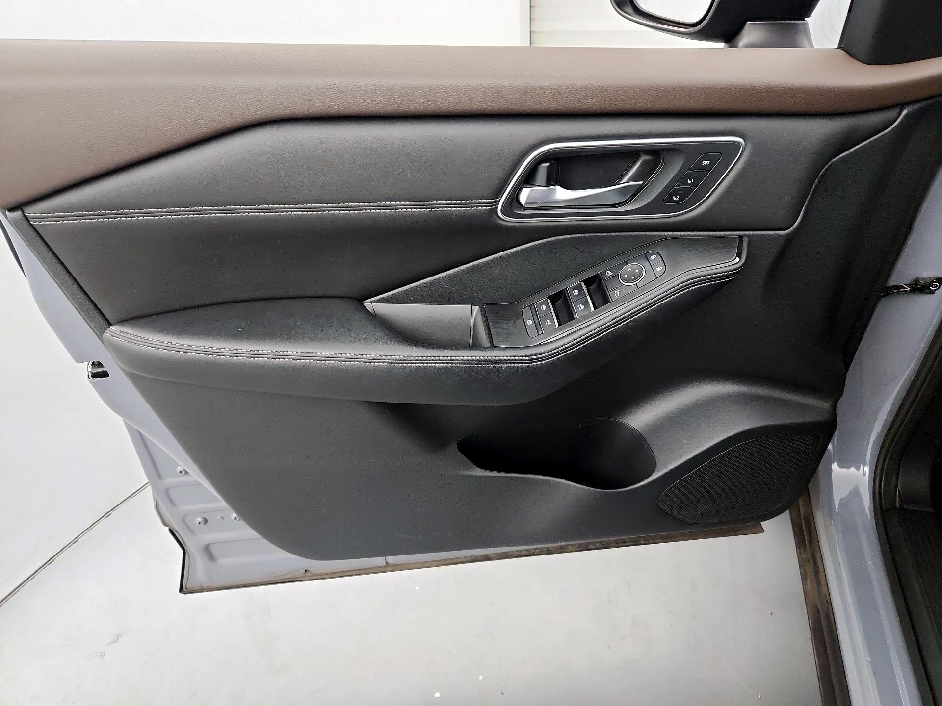 Thumbnail: 2021 Nissan Rogue - 12