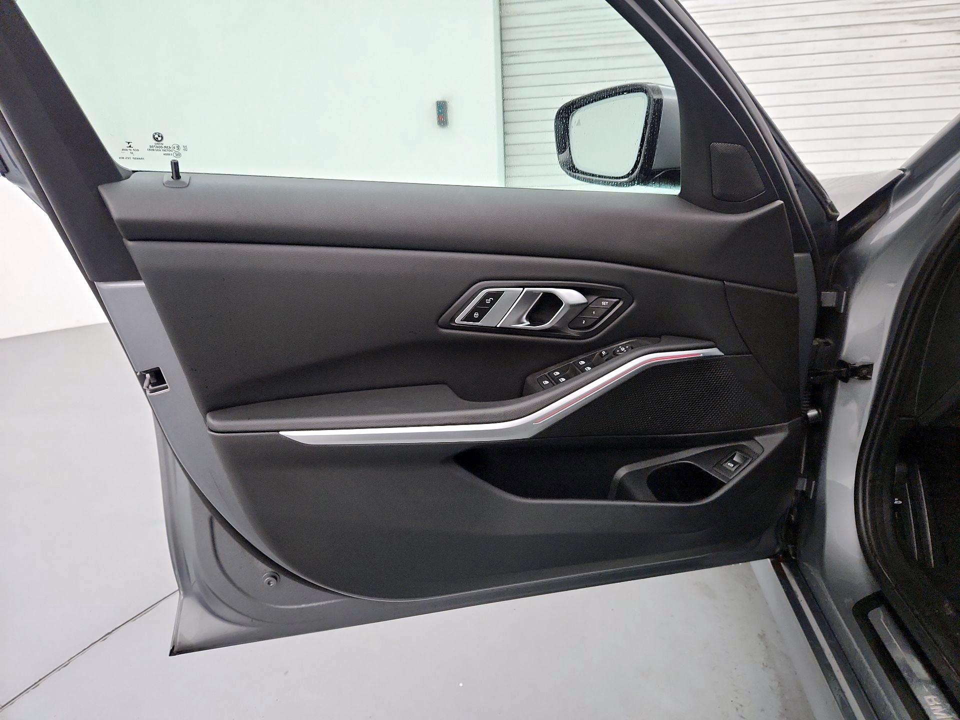 Thumbnail: 2023 BMW 3 Series - 12