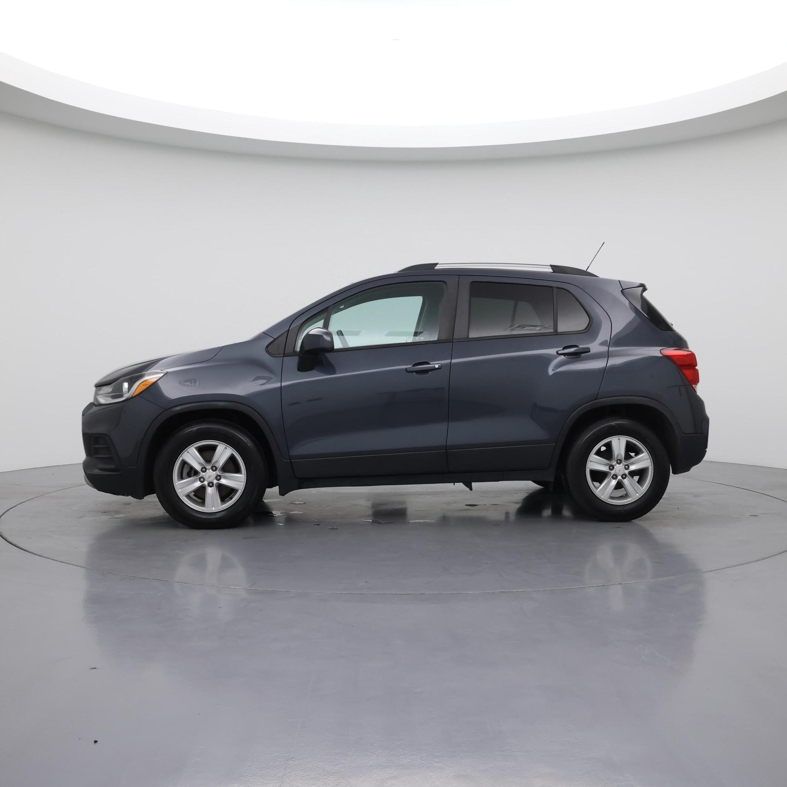 Thumbnail: 2021 Chevrolet Trax - 3