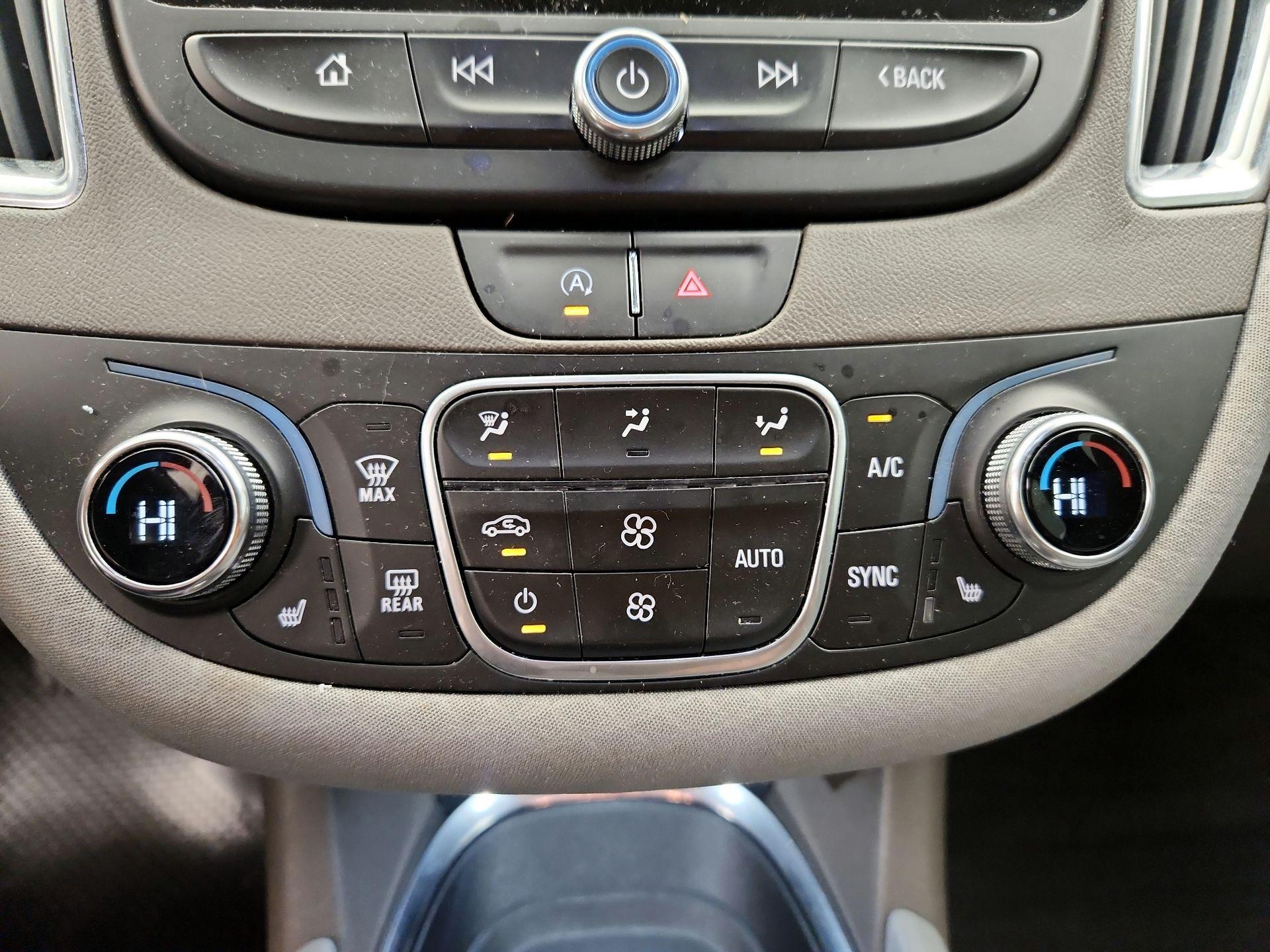 Thumbnail: 2020 Chevrolet Malibu - 16