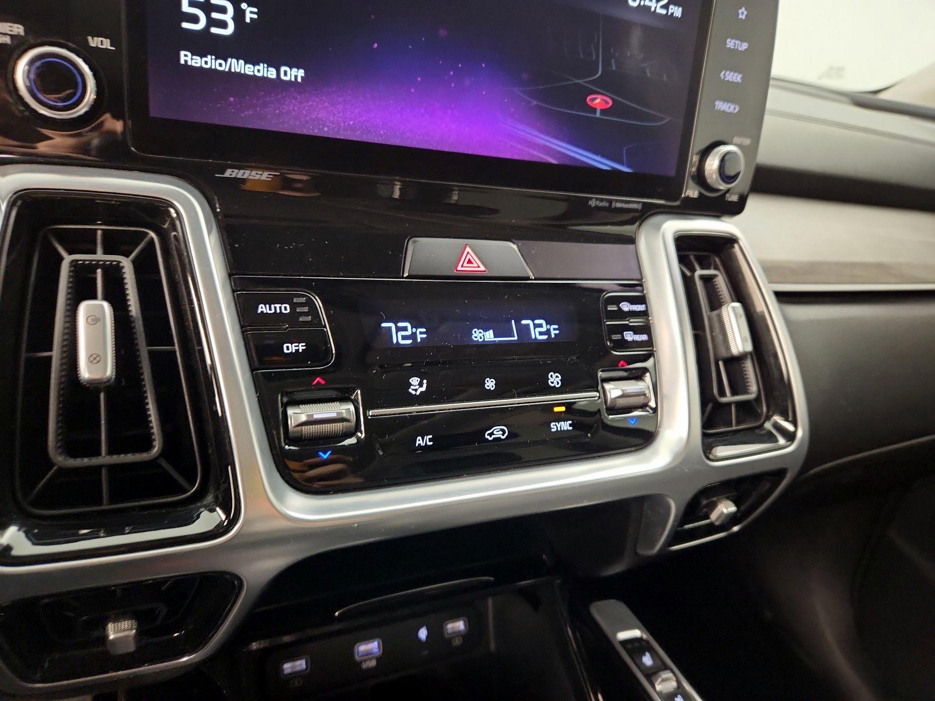 Thumbnail: 2021 Kia Sorento - 17