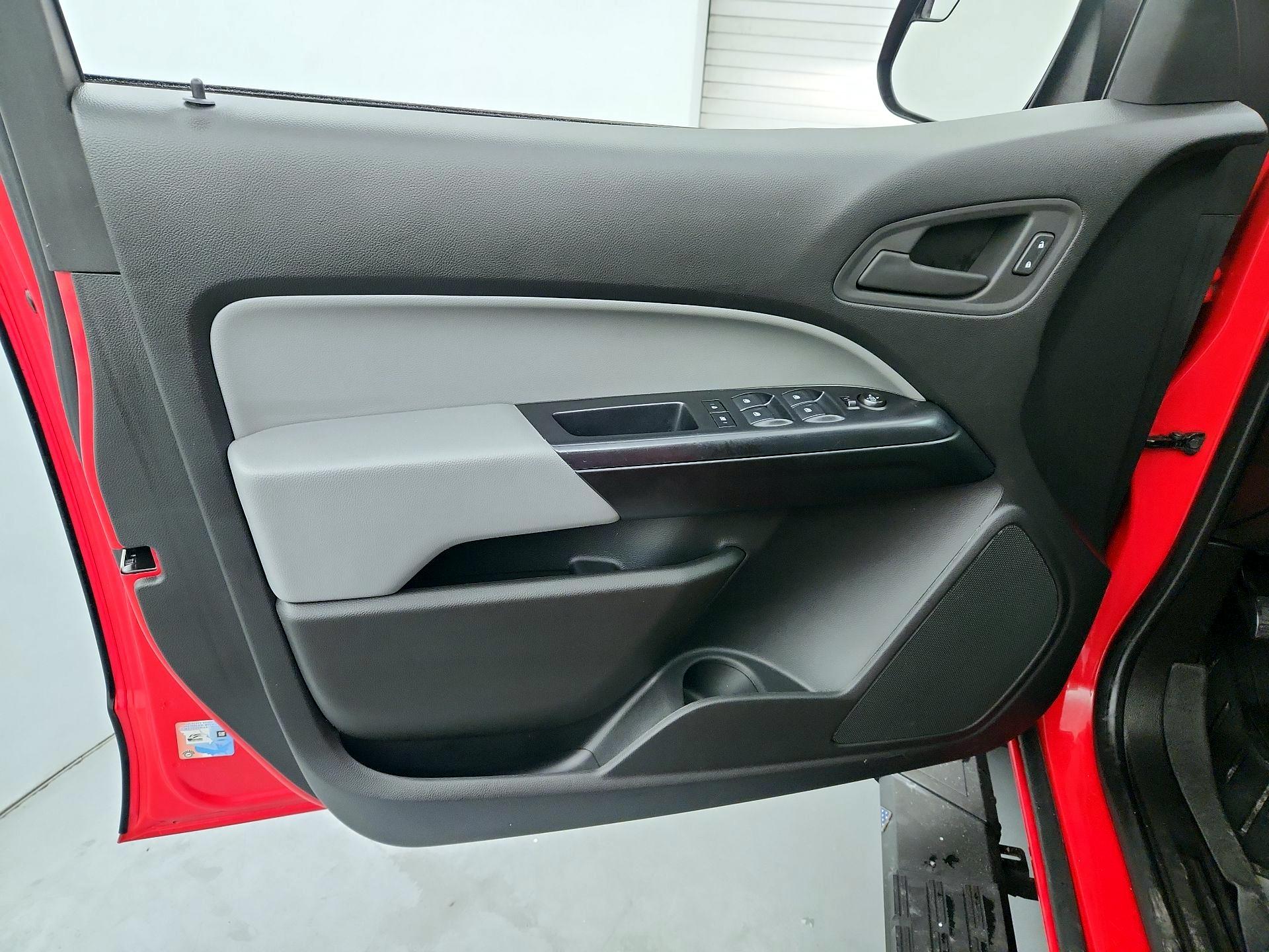 Thumbnail: 2018 Chevrolet Colorado - 12