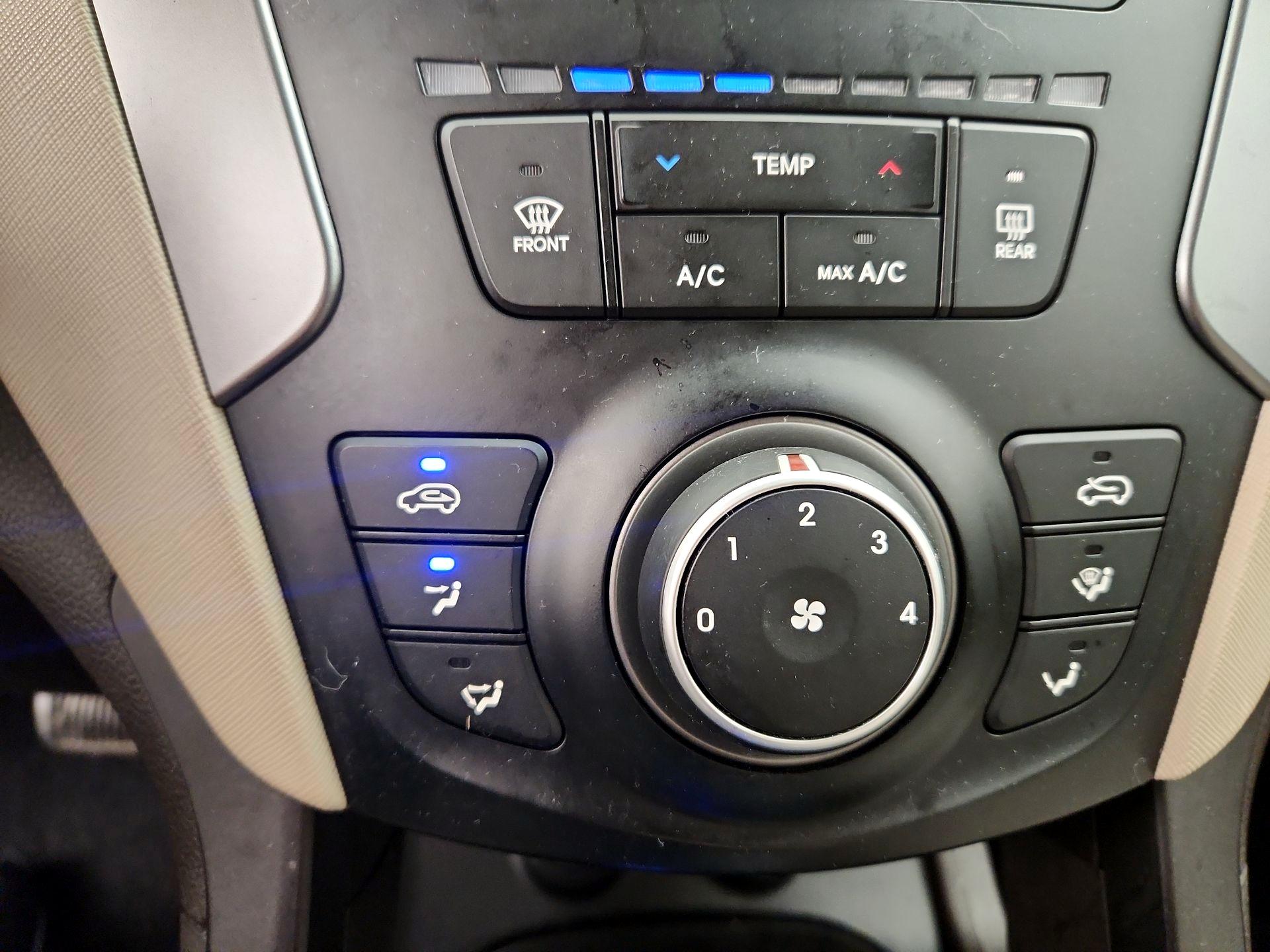 Thumbnail: 2018 Hyundai Santa Fe - 16