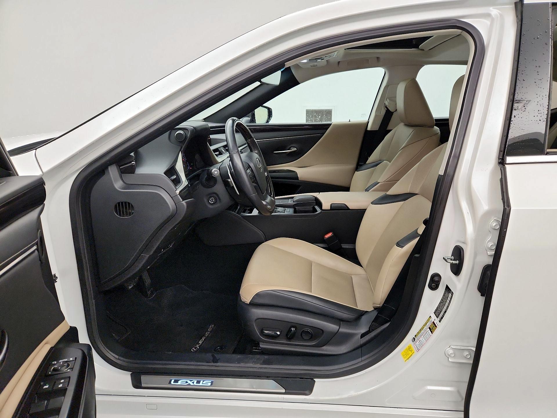 Thumbnail: 2020 Lexus ES - 11