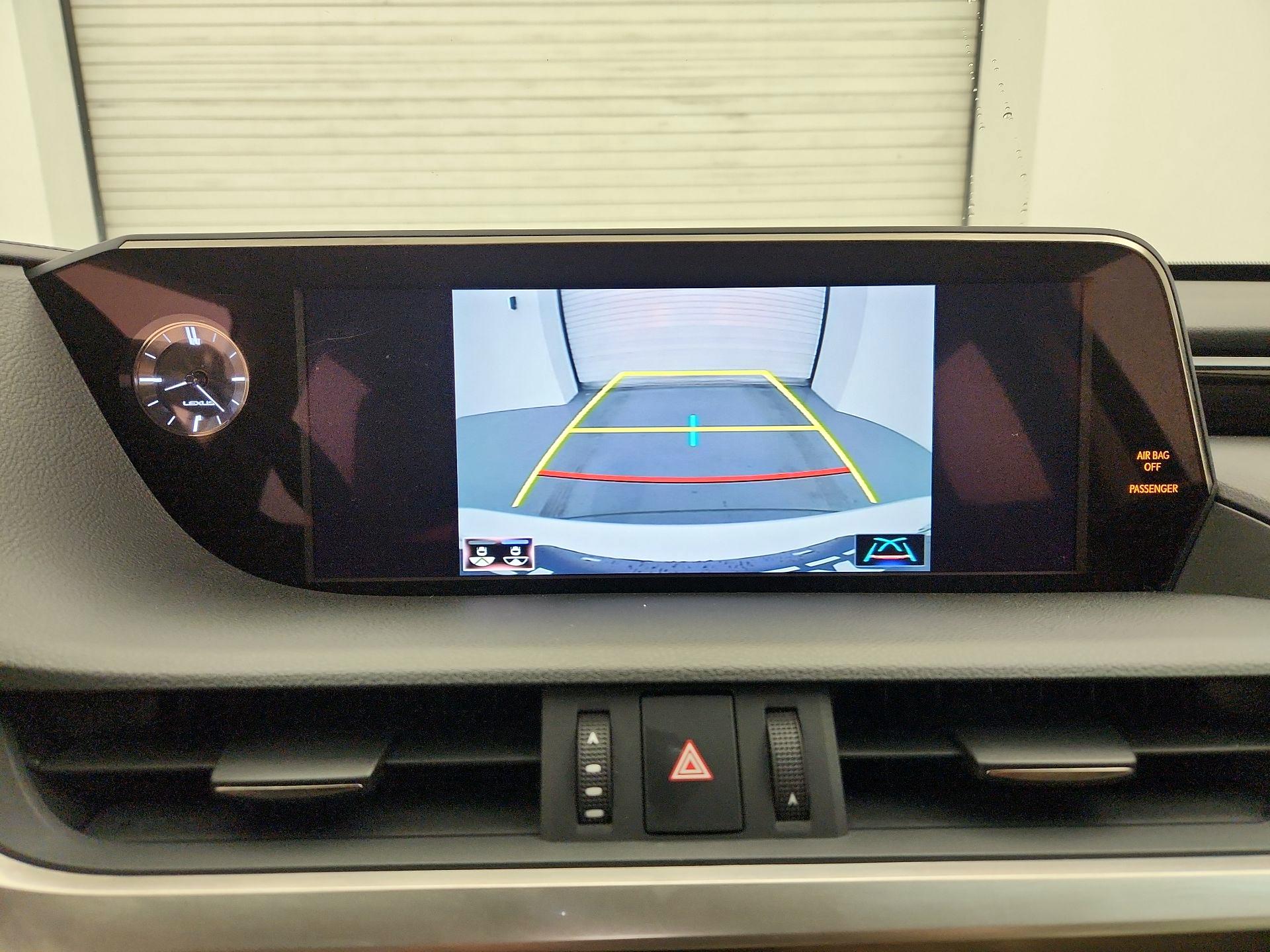 Thumbnail: 2020 Lexus ES - 15