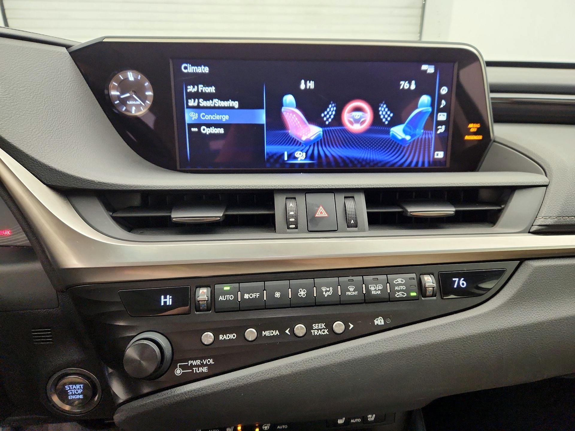 Thumbnail: 2020 Lexus ES - 17