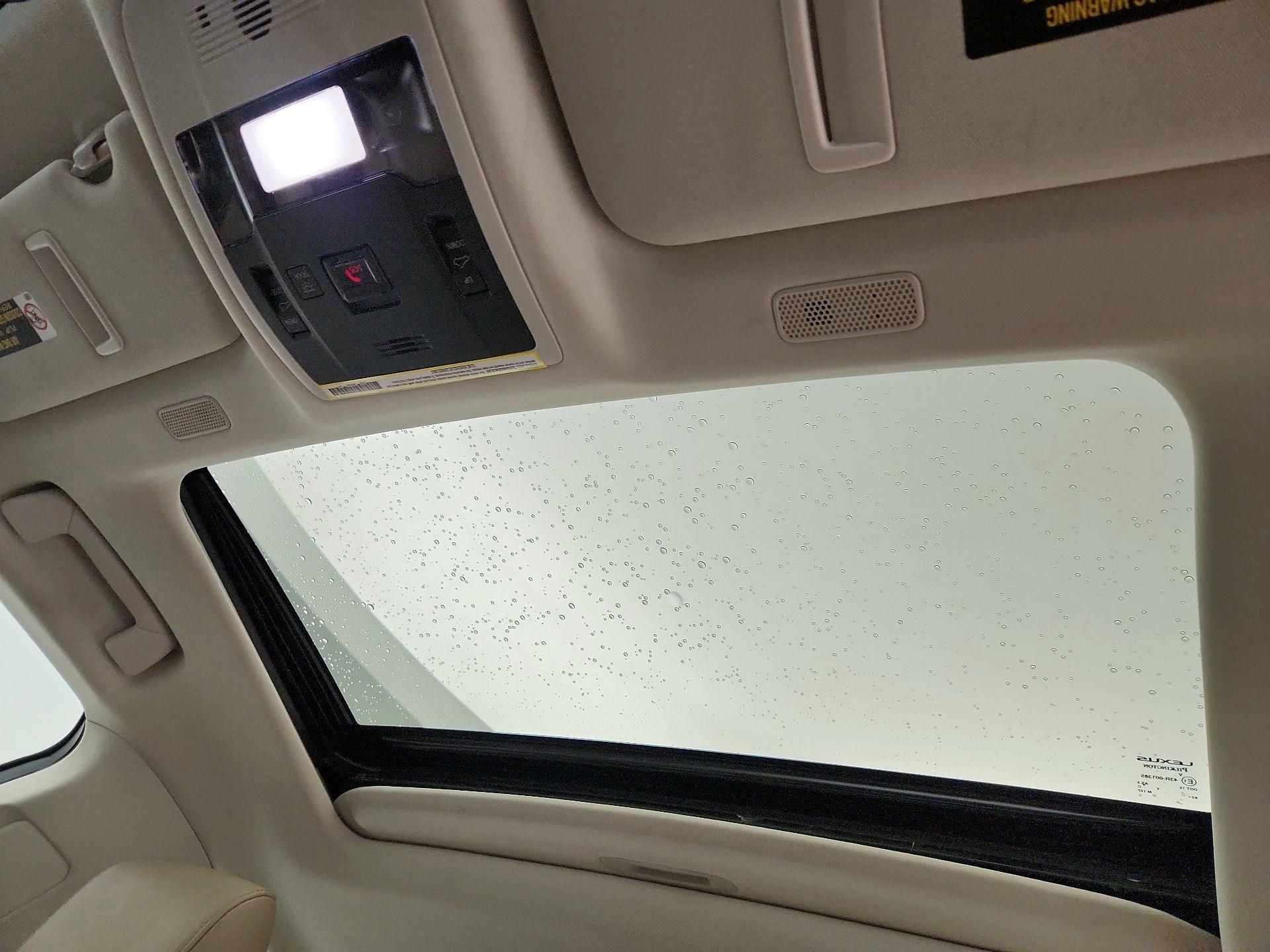 Thumbnail: 2020 Lexus ES - 20