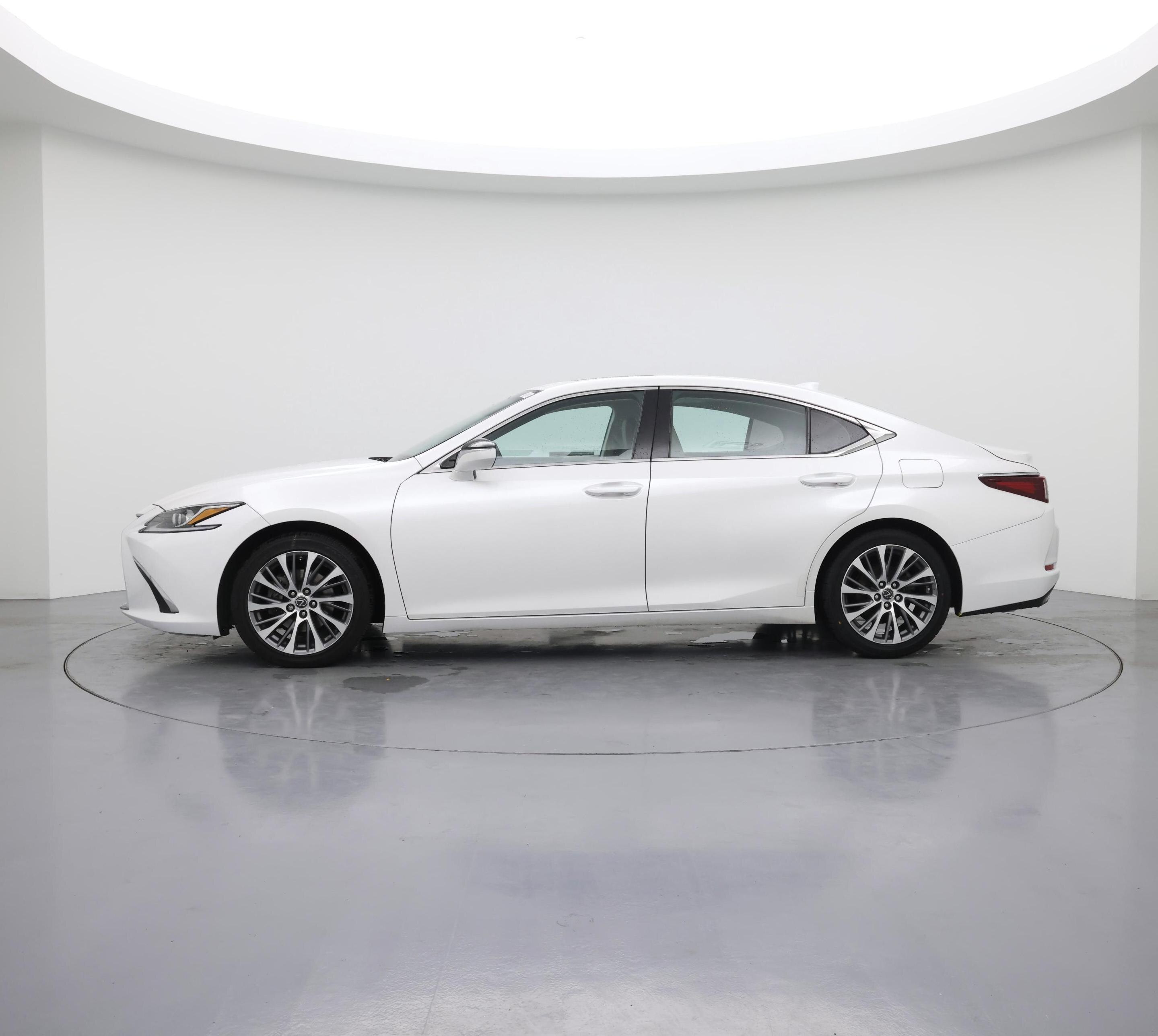 Thumbnail: 2020 Lexus ES - 3