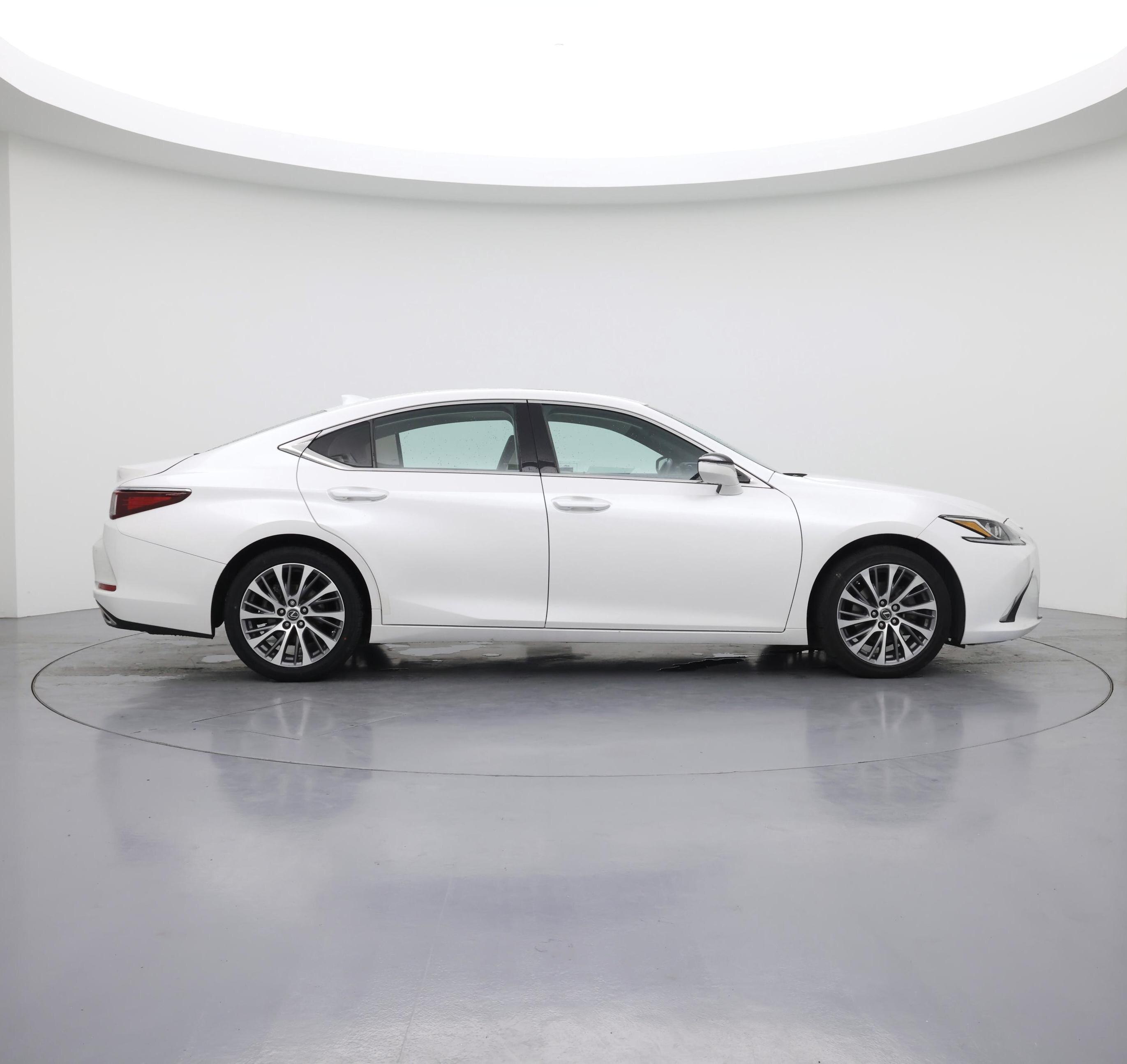 Thumbnail: 2020 Lexus ES - 7