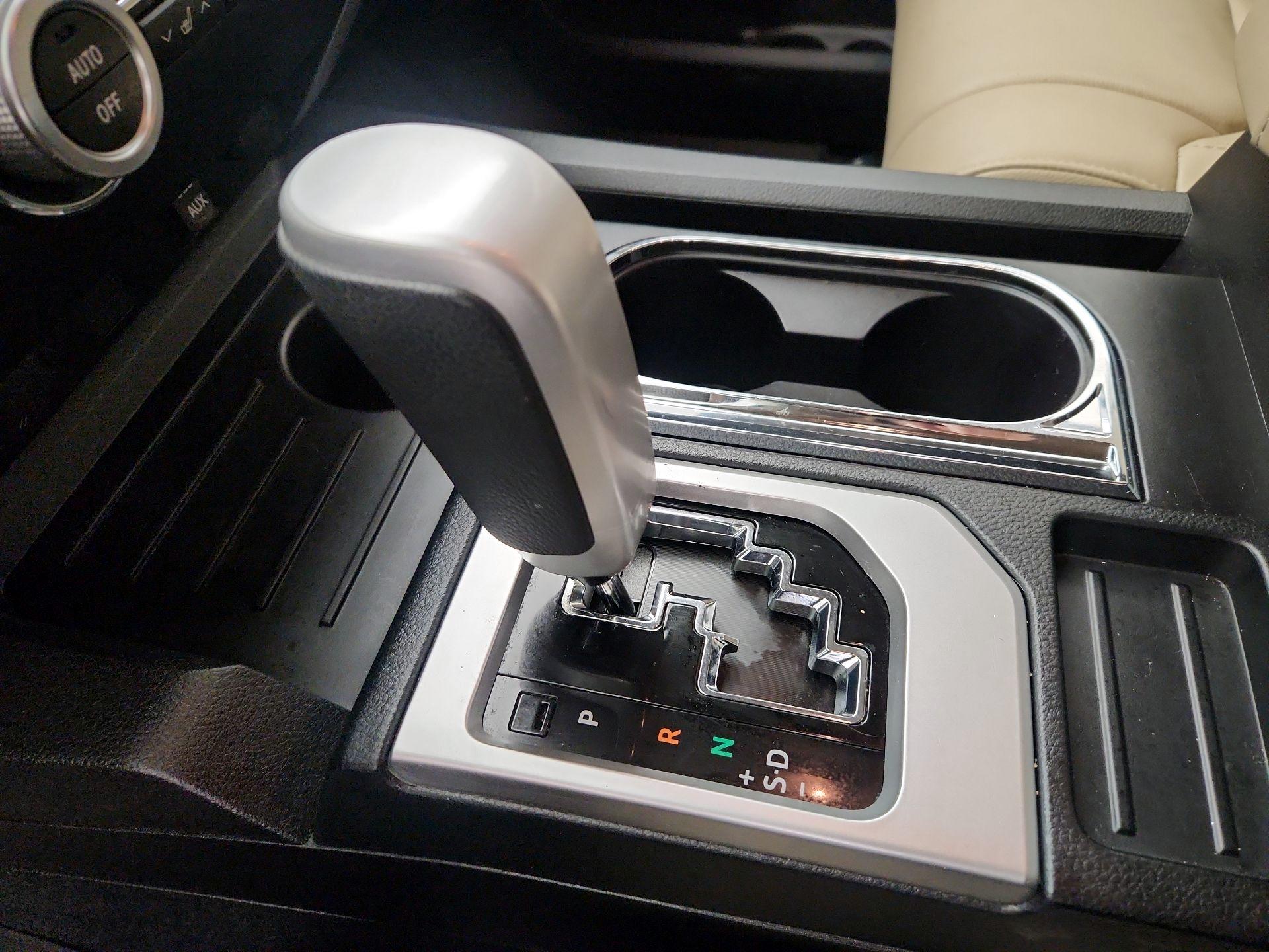 Thumbnail: 2015 Toyota Tundra - 17