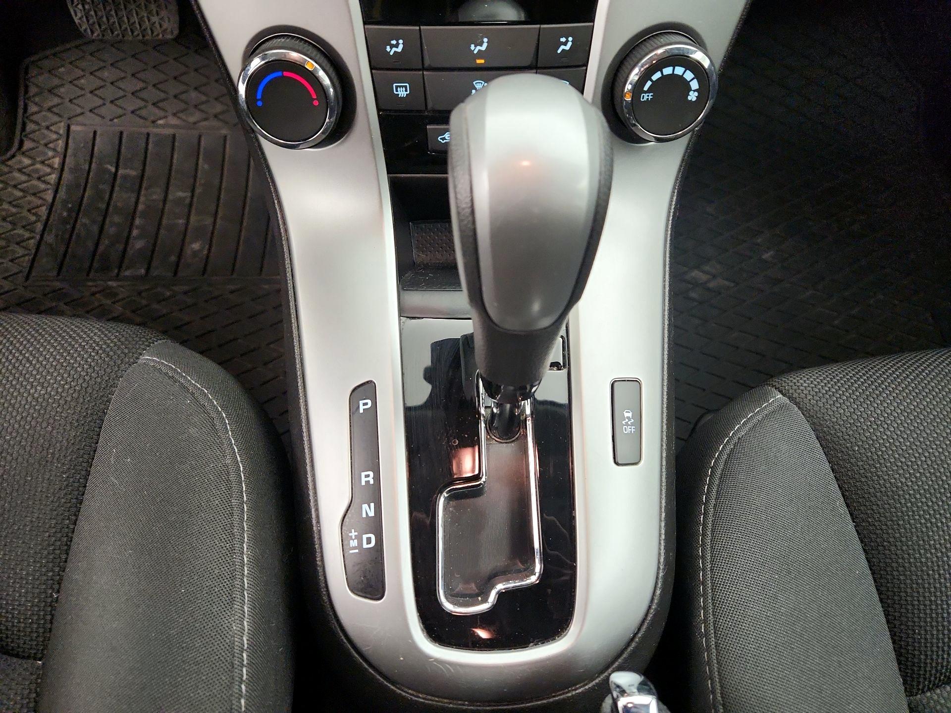 Thumbnail: 2016 Chevrolet Cruze - 17