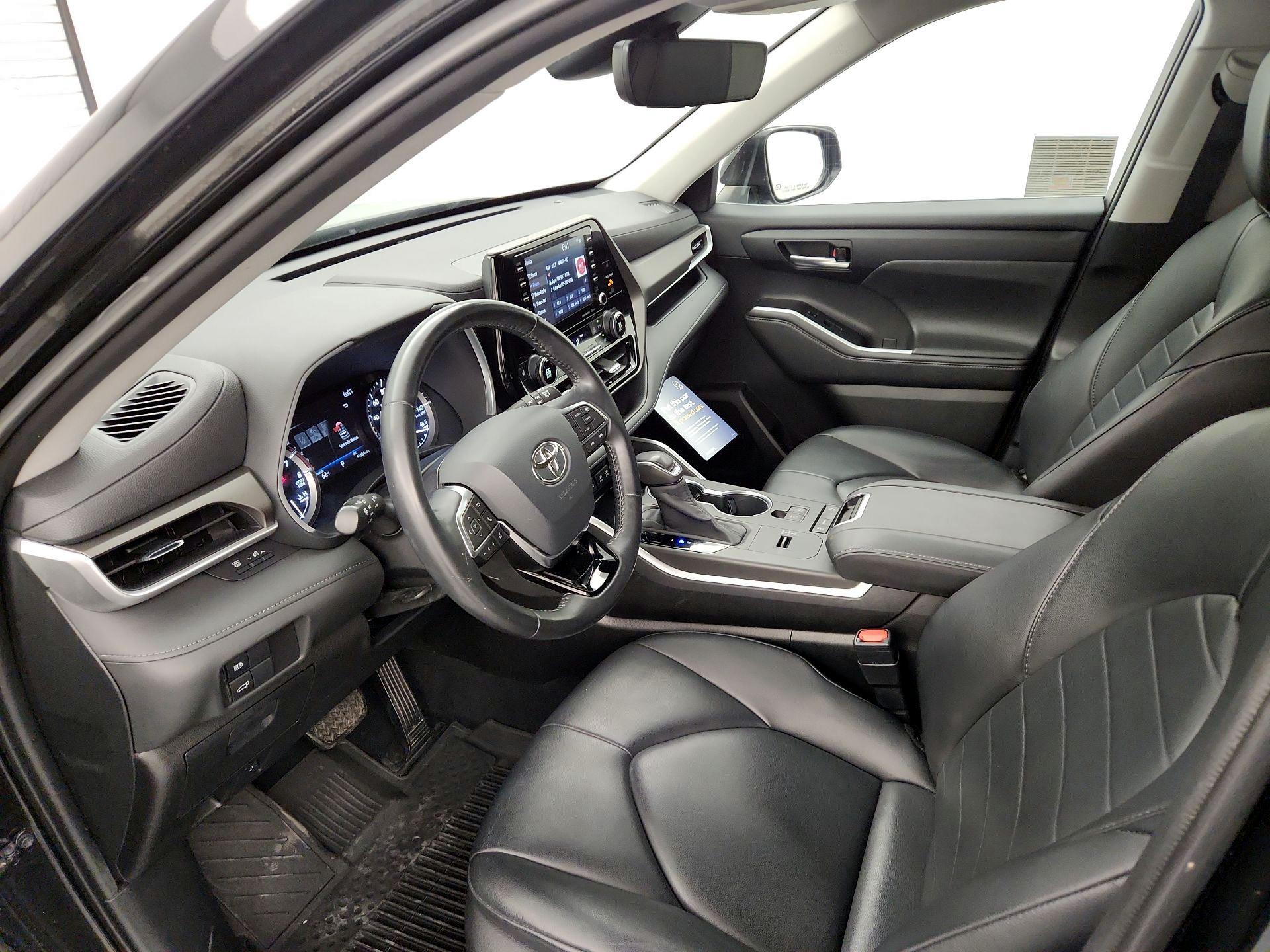 Thumbnail: 2020 Toyota Highlander - 11