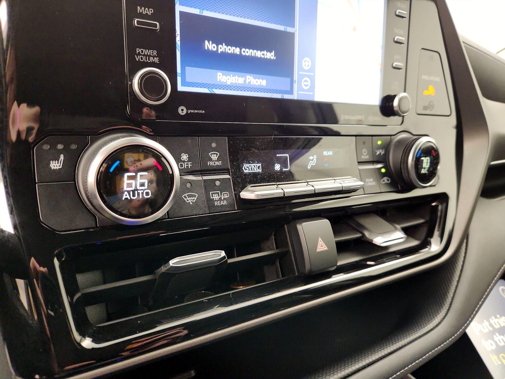 Thumbnail: 2020 Toyota Highlander - 16